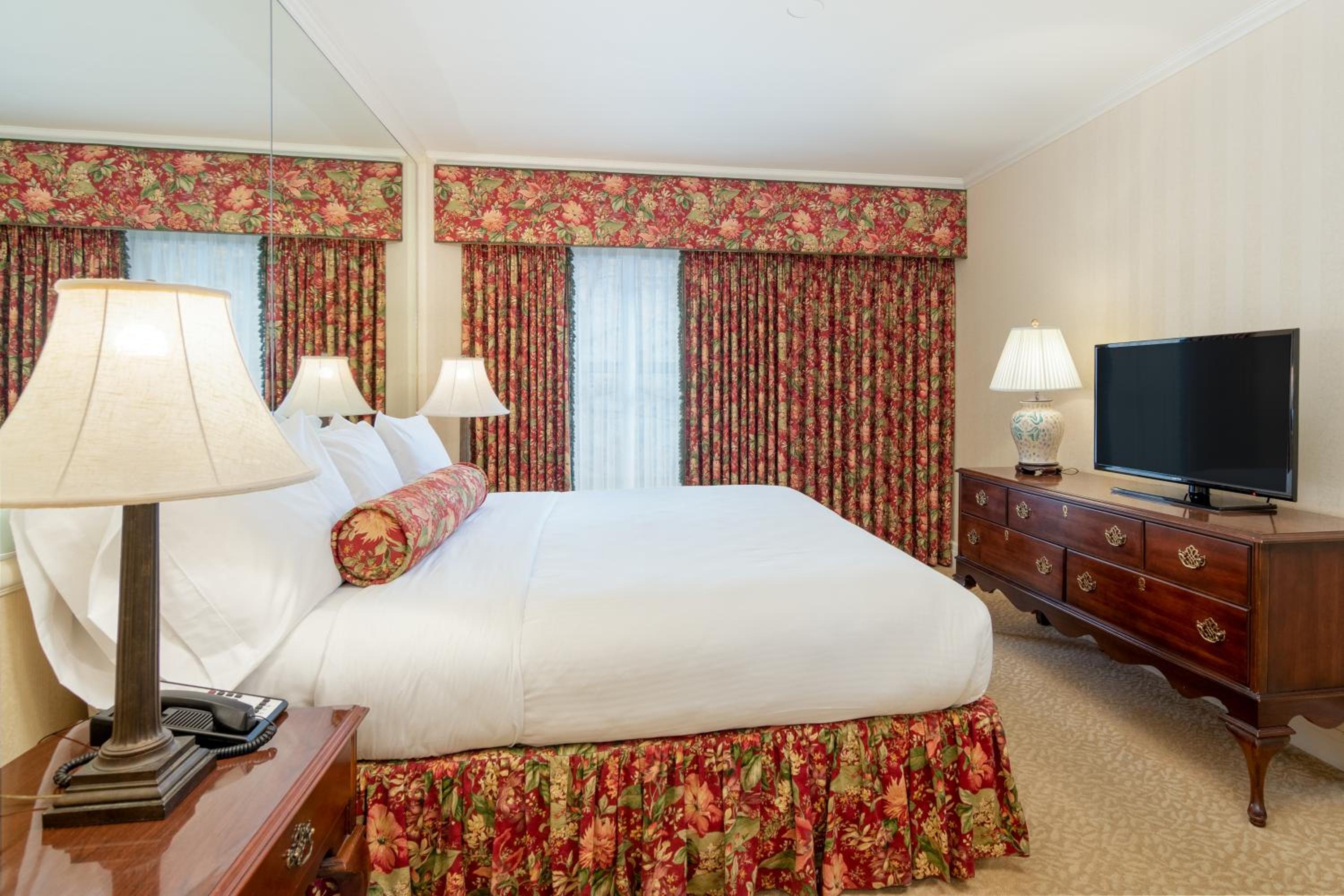 King Suite - Photo 1