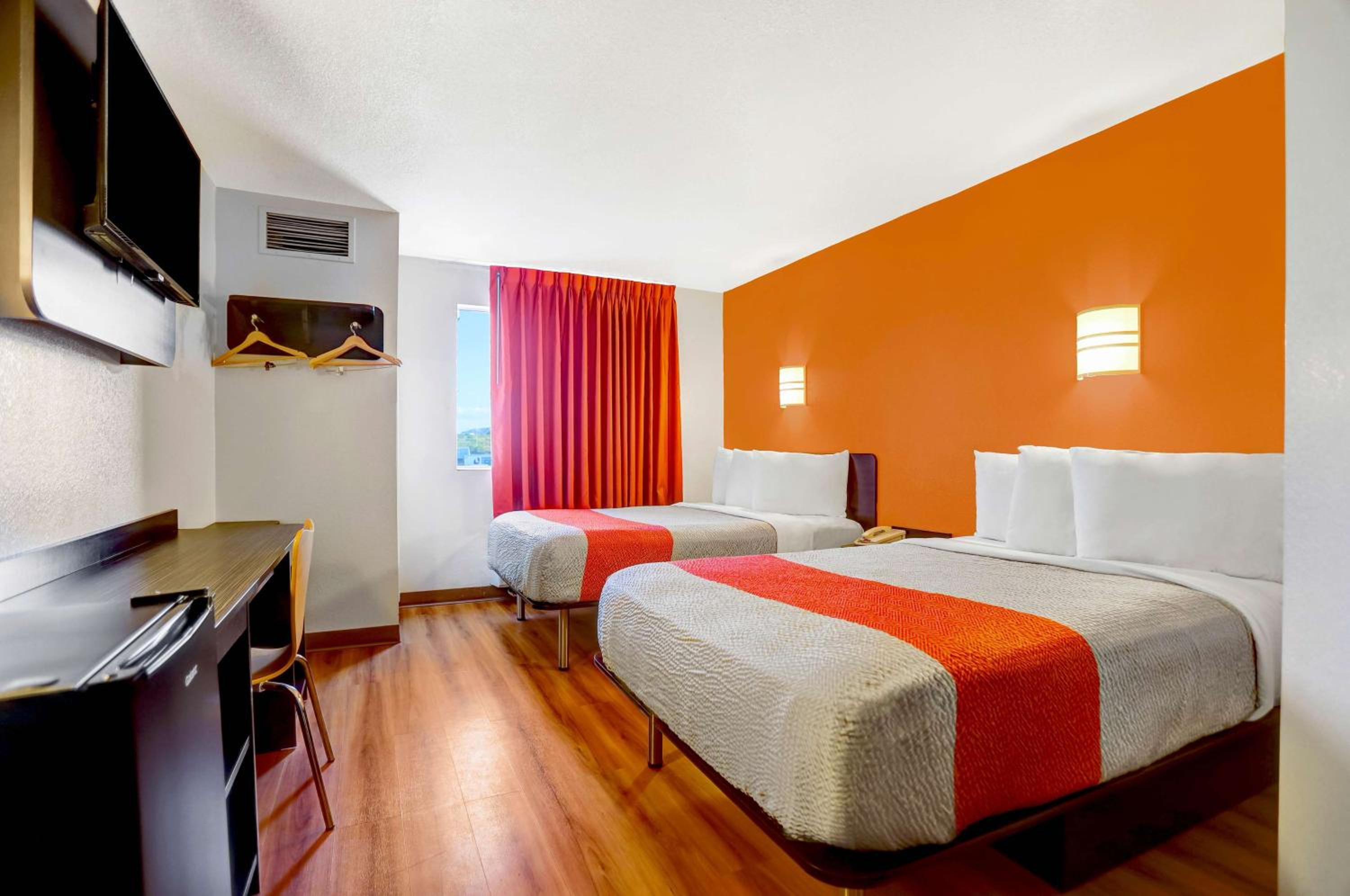 Quadruple Room - Non-Smoking photo 1
