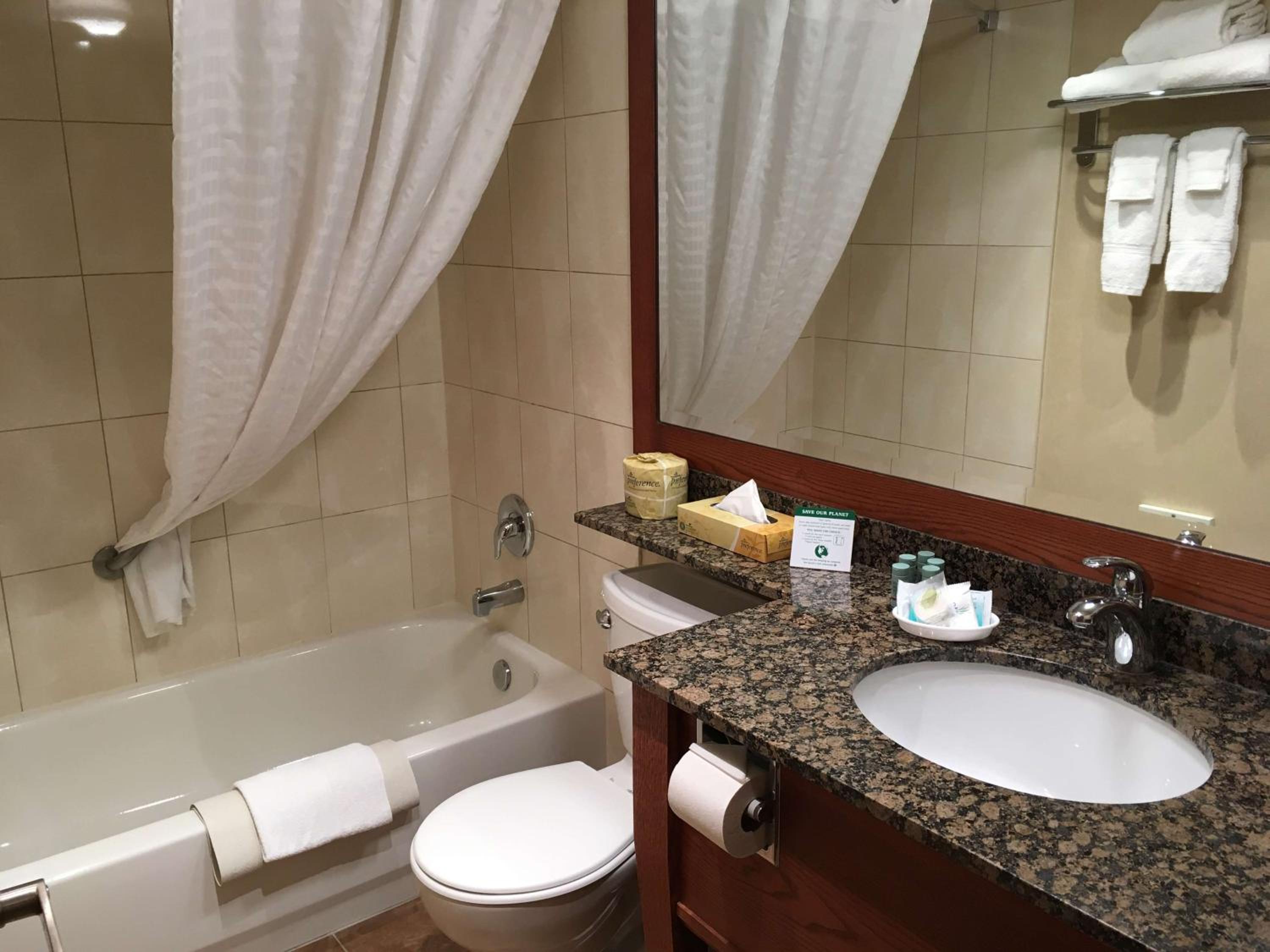 Double Queen Suite - Non-Smoking photo 3