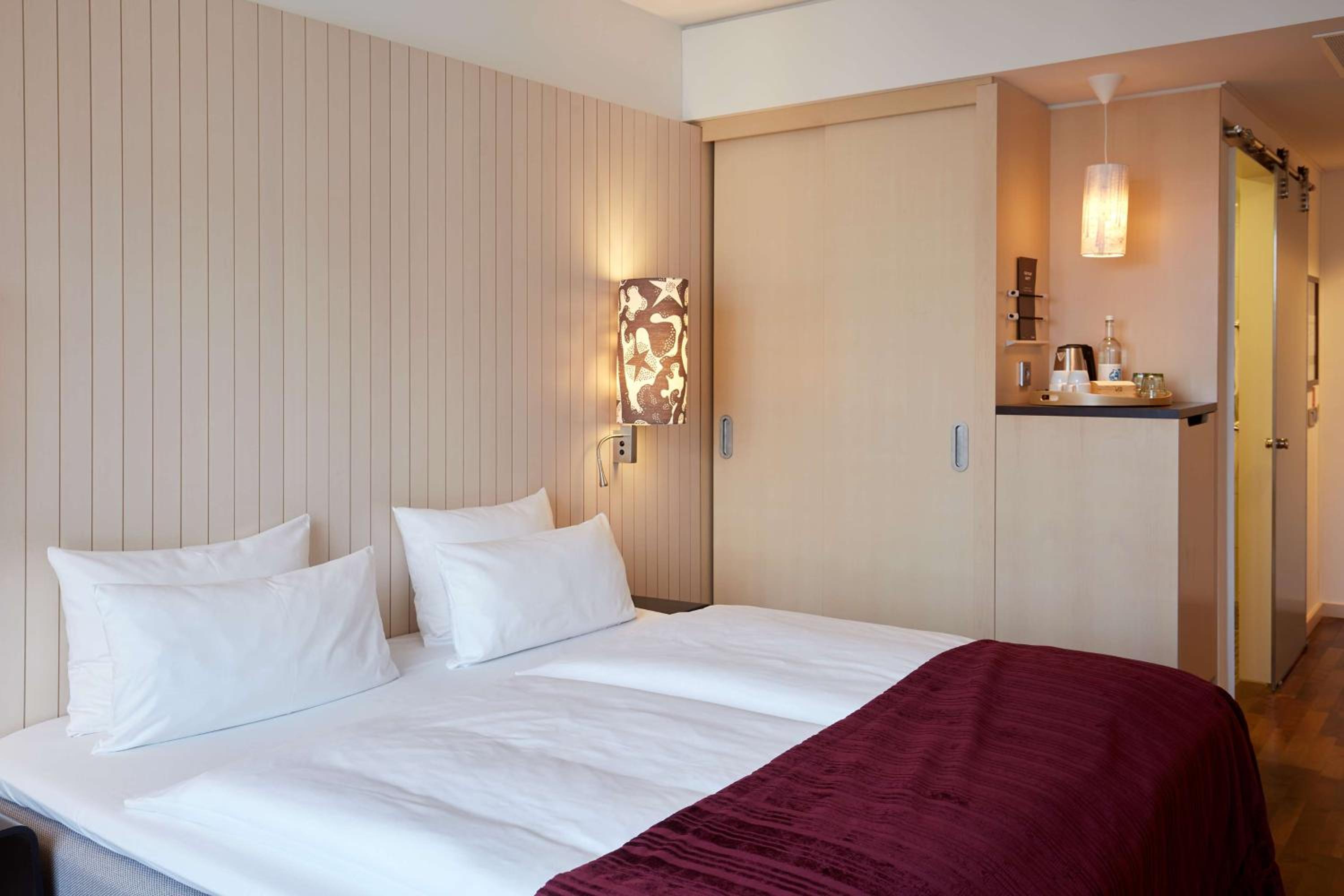 Standard Double Room - Photo 7