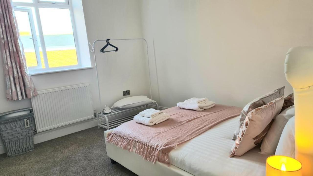 One-Bedroom Apartment - Photo 12