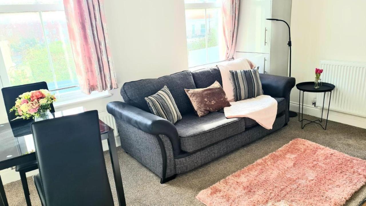 One-Bedroom Apartment - Photo 3