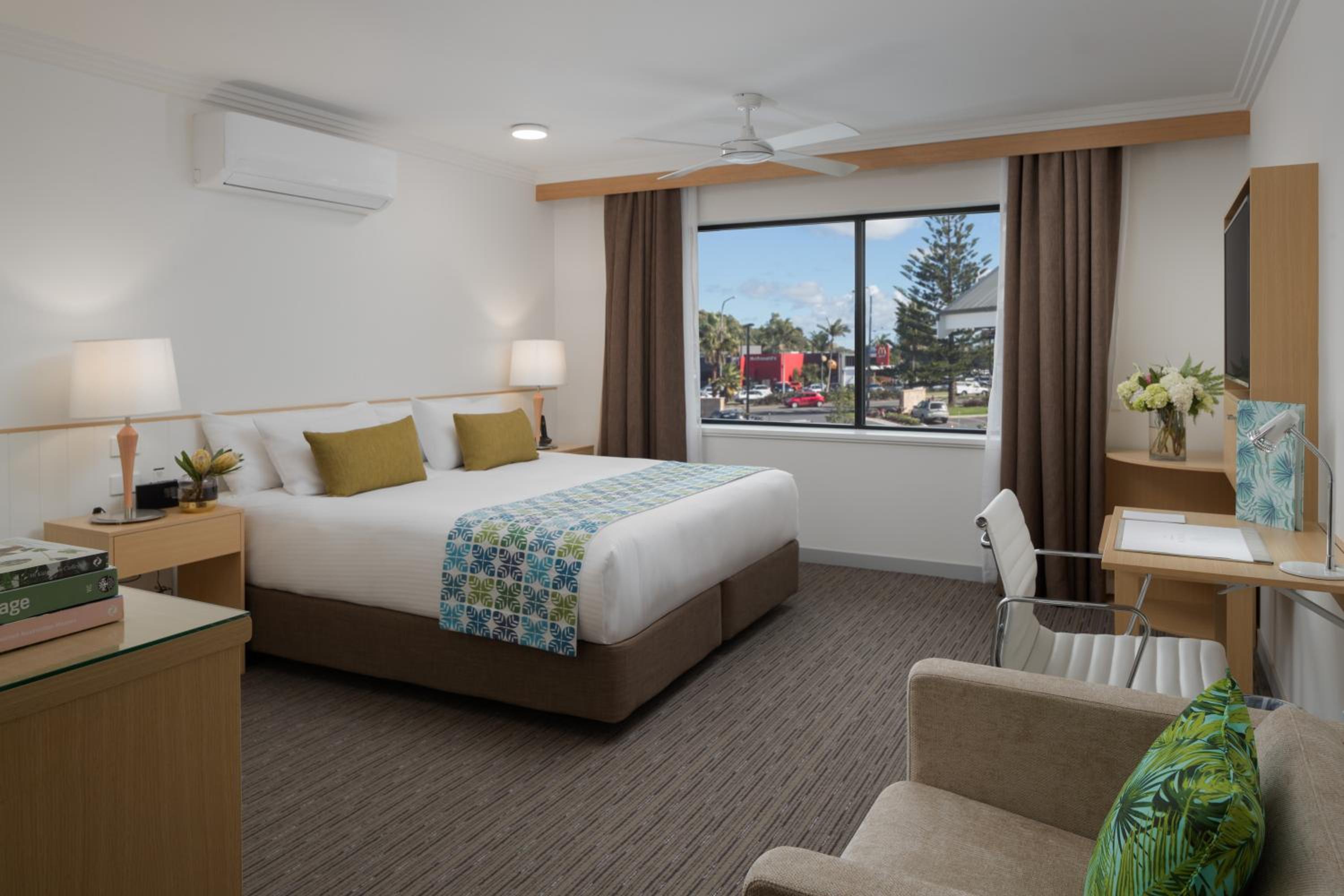 Standard King Room - Photo 2