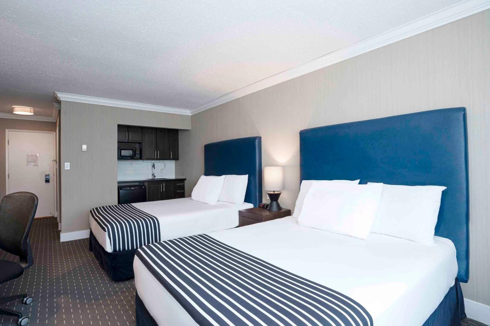 Standard Room, 2 Queen Beds, Kitchenette photo 2