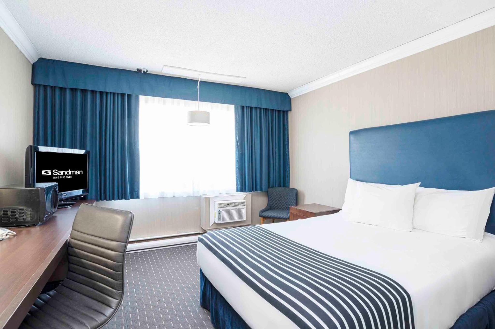 Standard Room, 1 Queen Bed - Photo 1