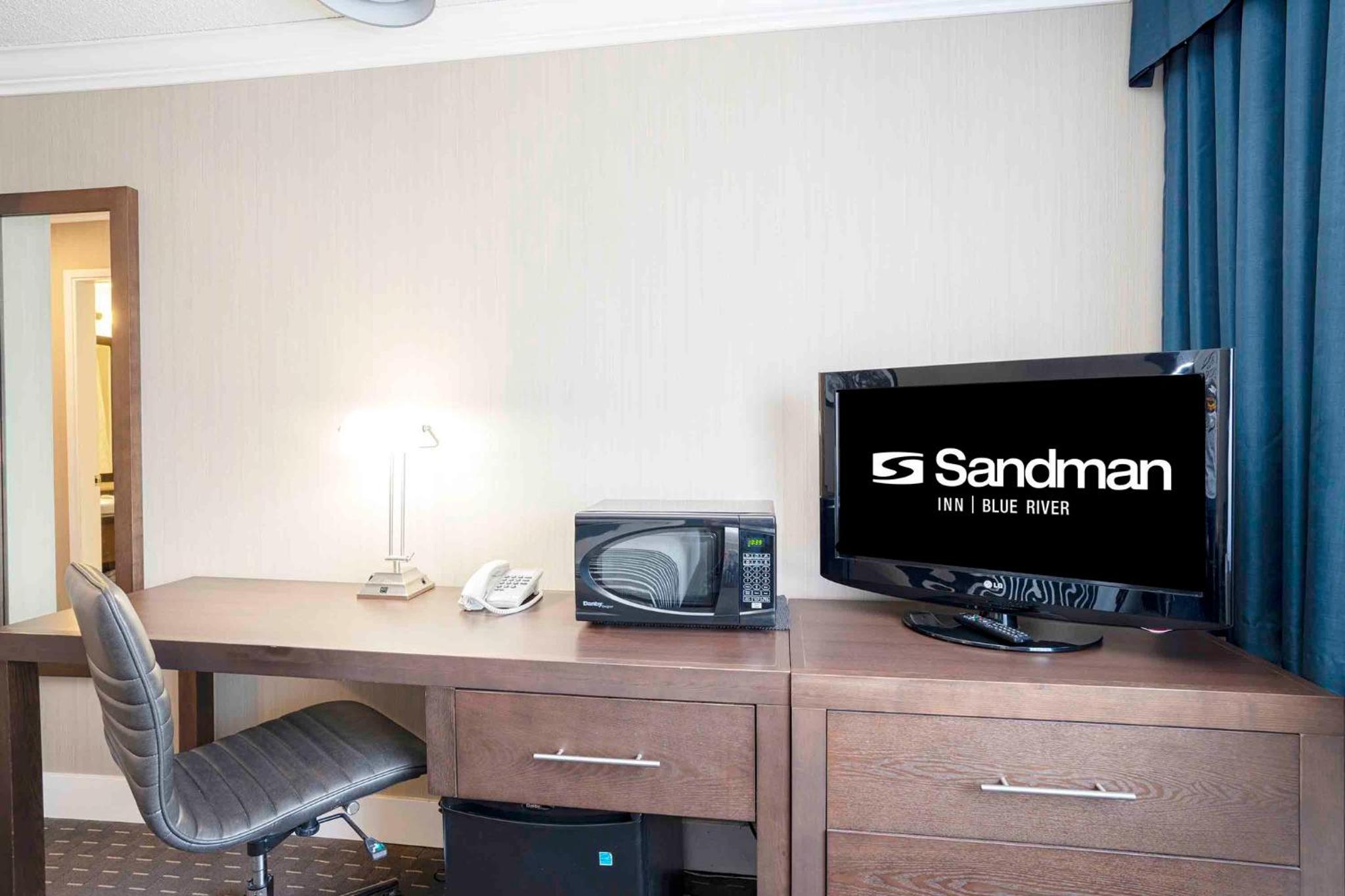 Standard Room, 1 Queen Bed - Photo 6