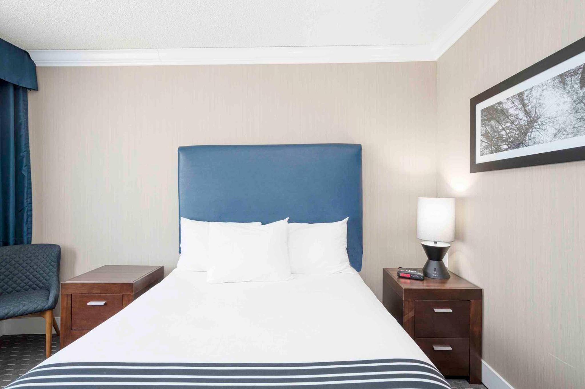 Standard Room, 1 Queen Bed - Photo 5