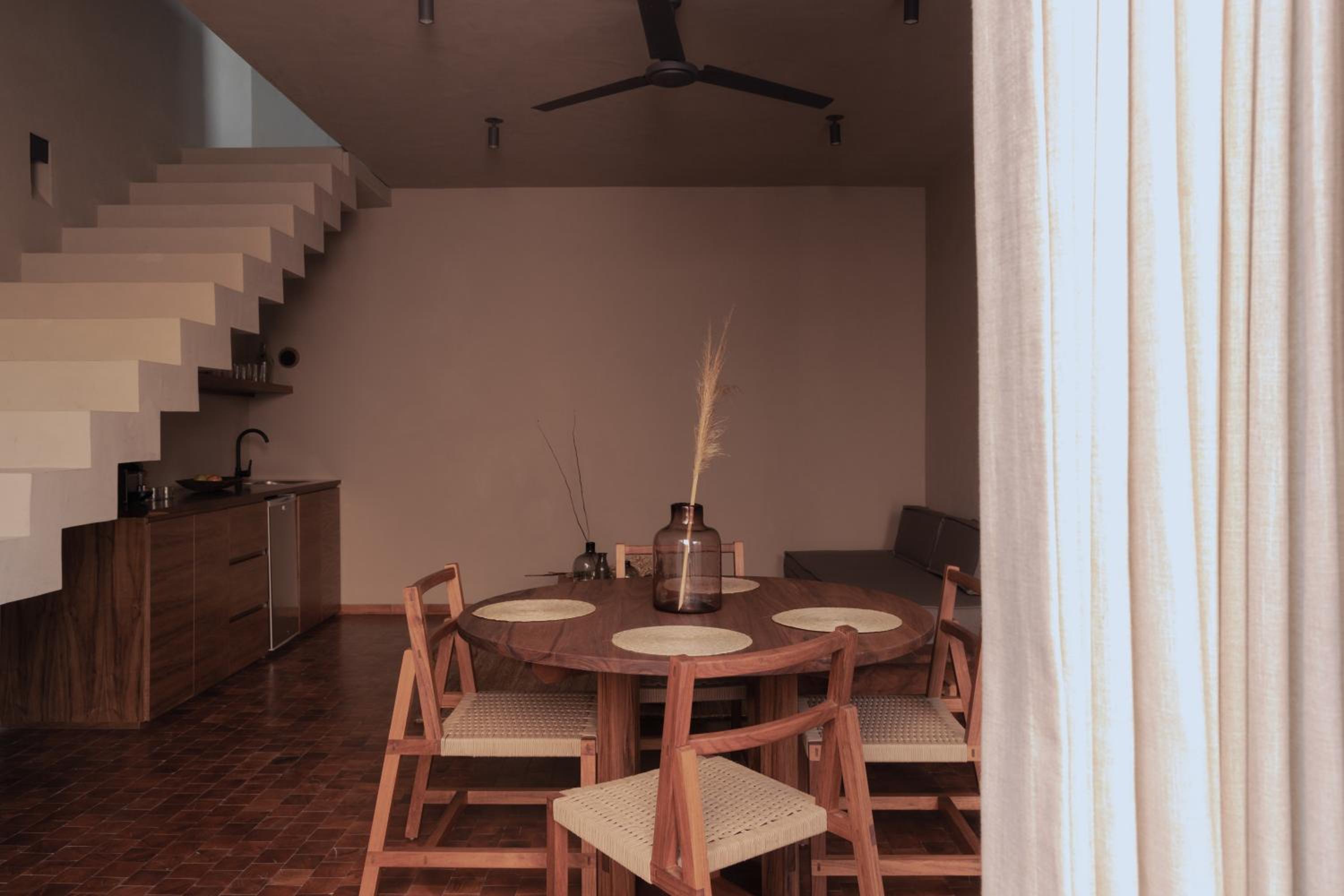 Studio - Split Level - Photo 8