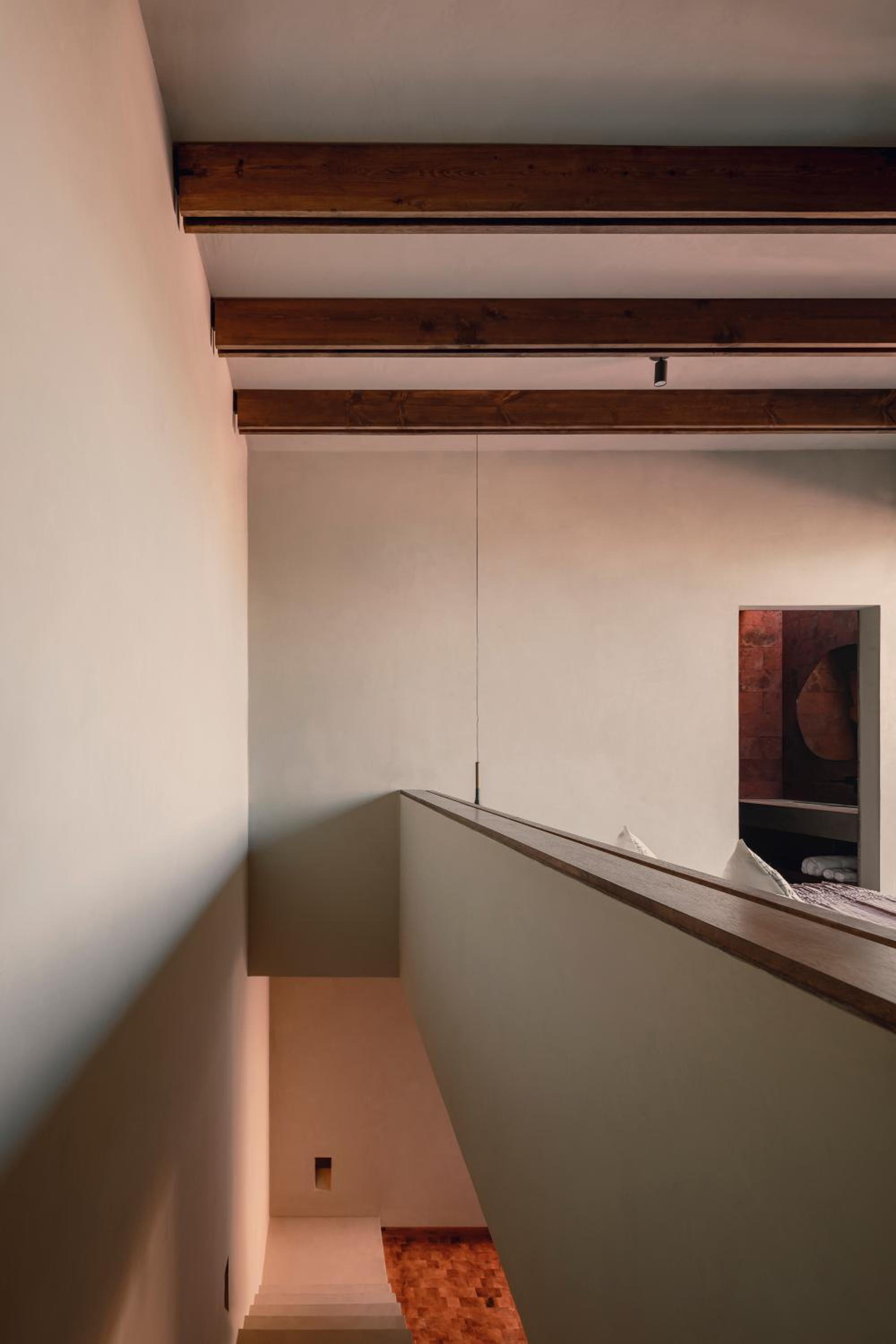Studio - Split Level - Photo 9