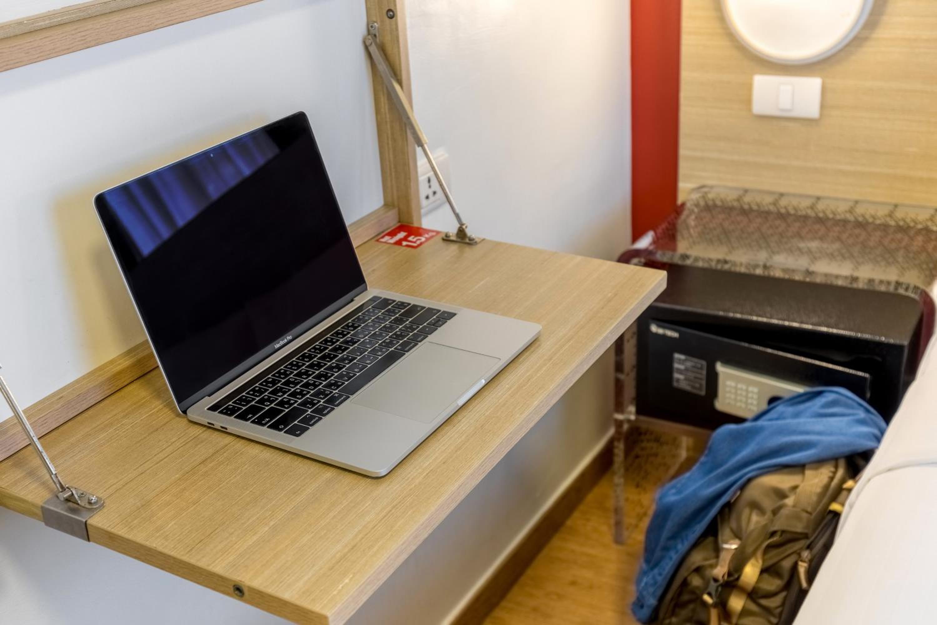room photo