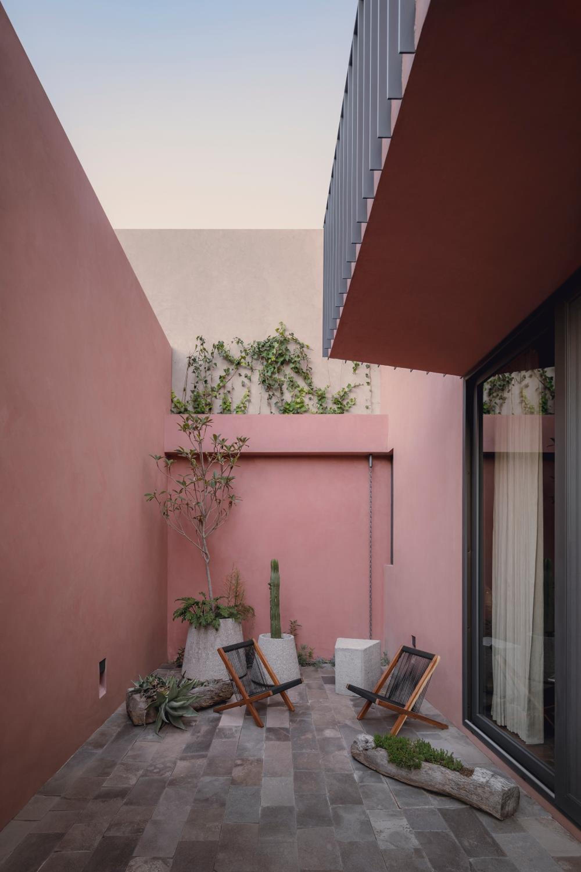 Studio - Split Level - Photo 12
