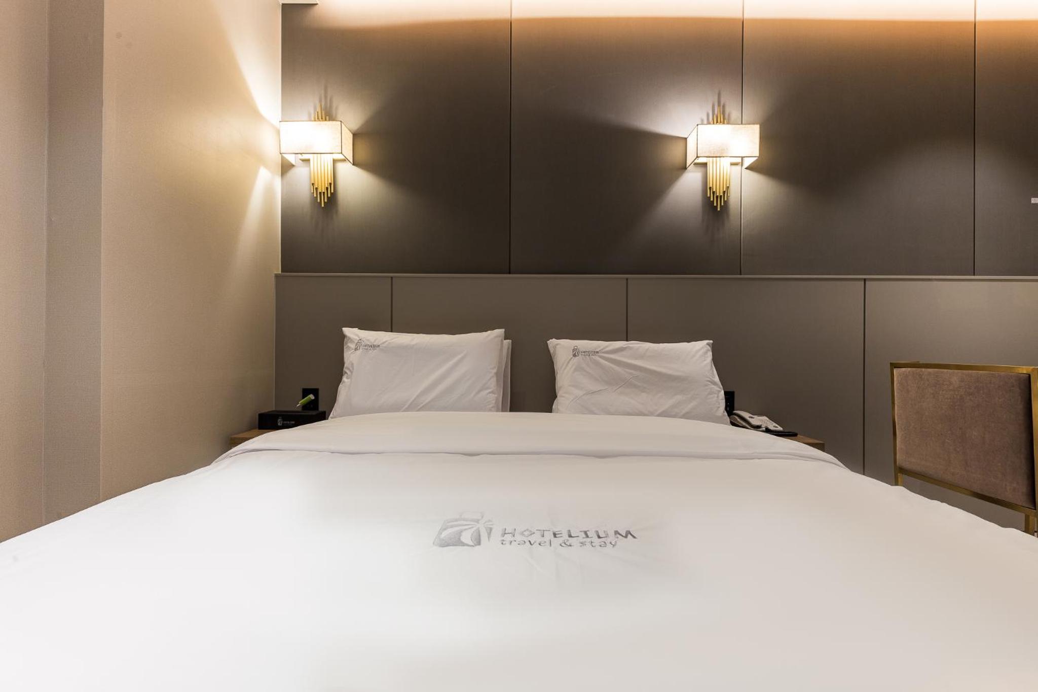 Deluxe Room - Photo 8
