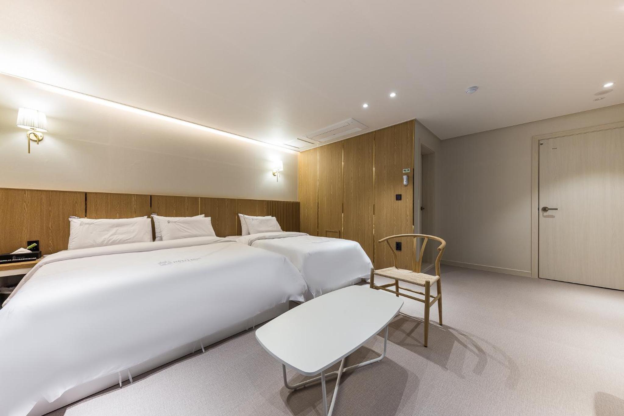 Twin Room - Photo 1