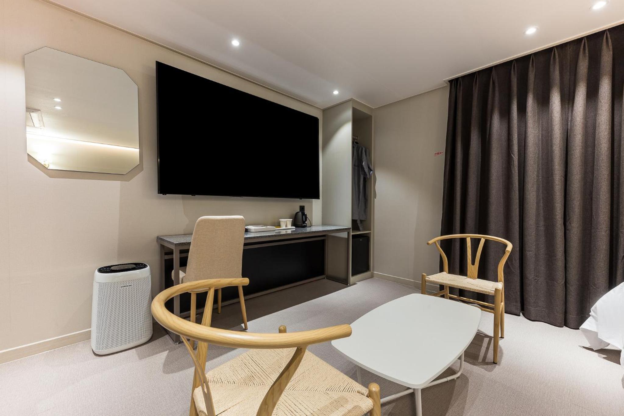 Twin Room - Photo 6