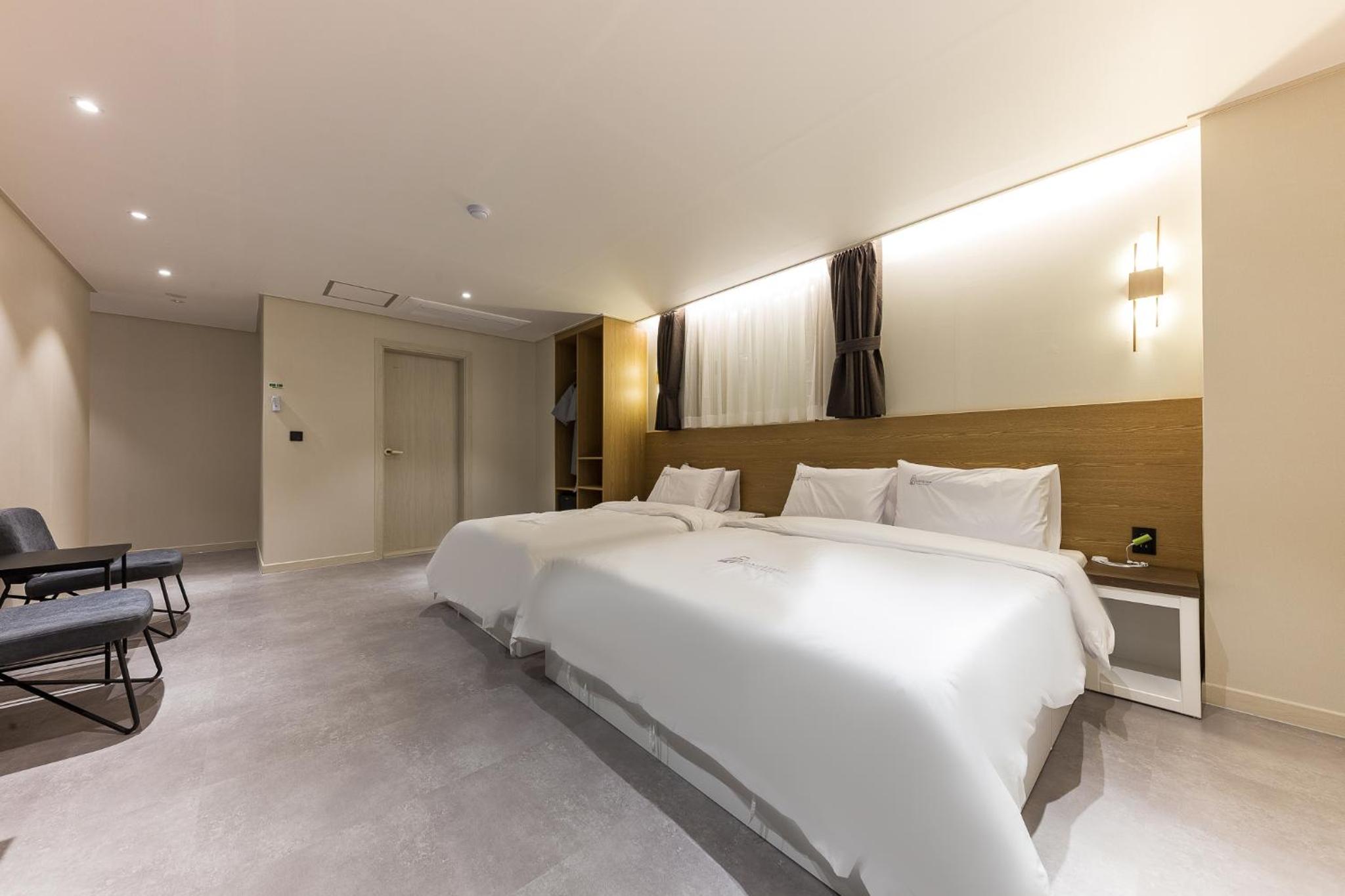 Deluxe Twin Room photo 2