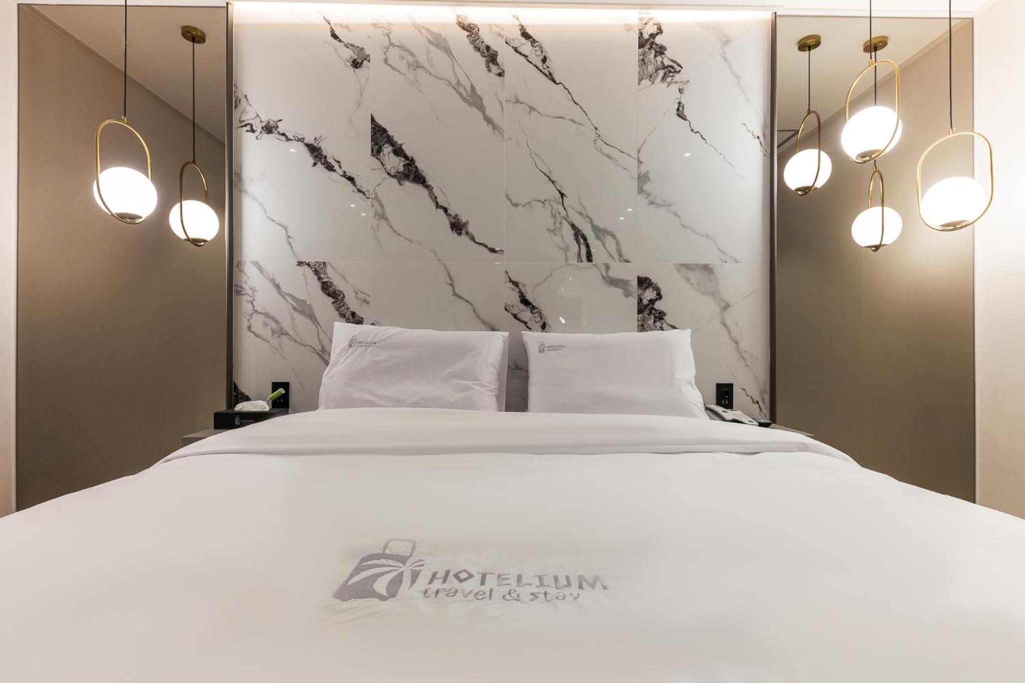 Suite - Photo 2