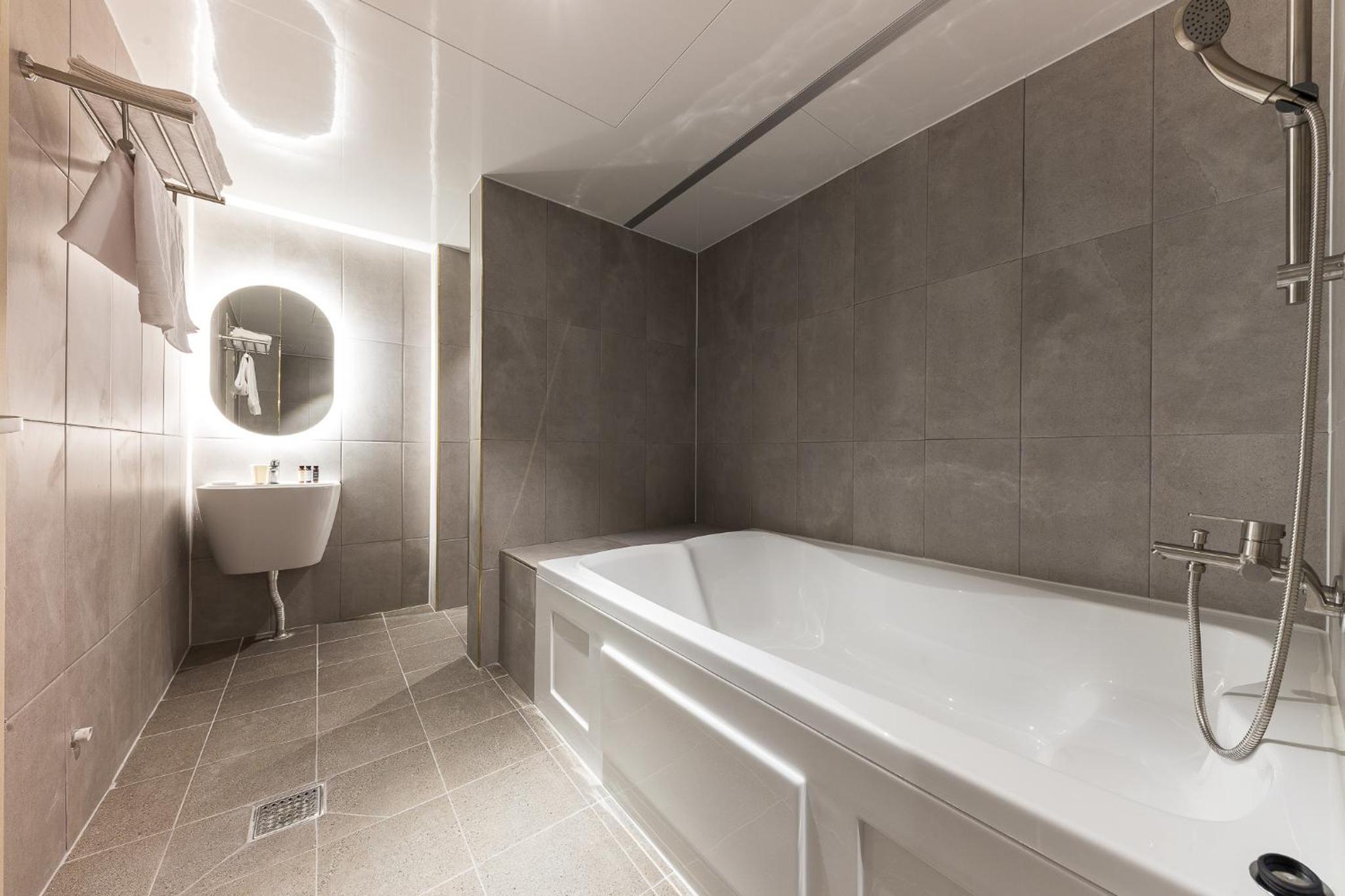 Suite - Photo 4