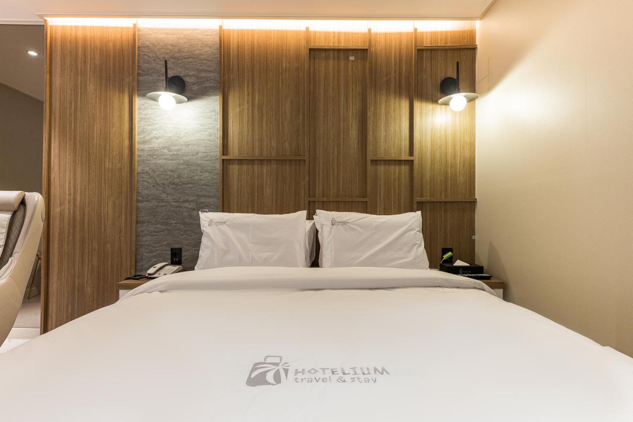 Superior Suite - Photo 15