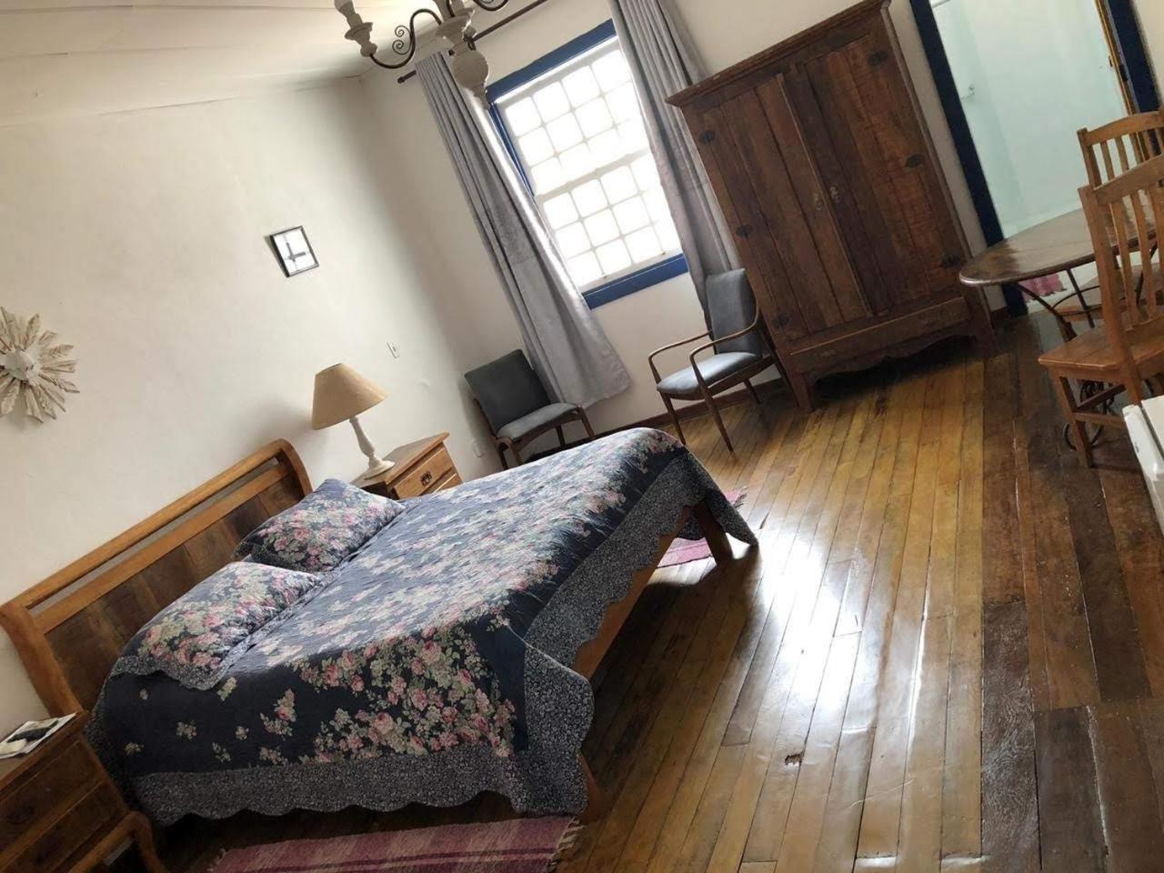 Superior Queen Suite photo 3