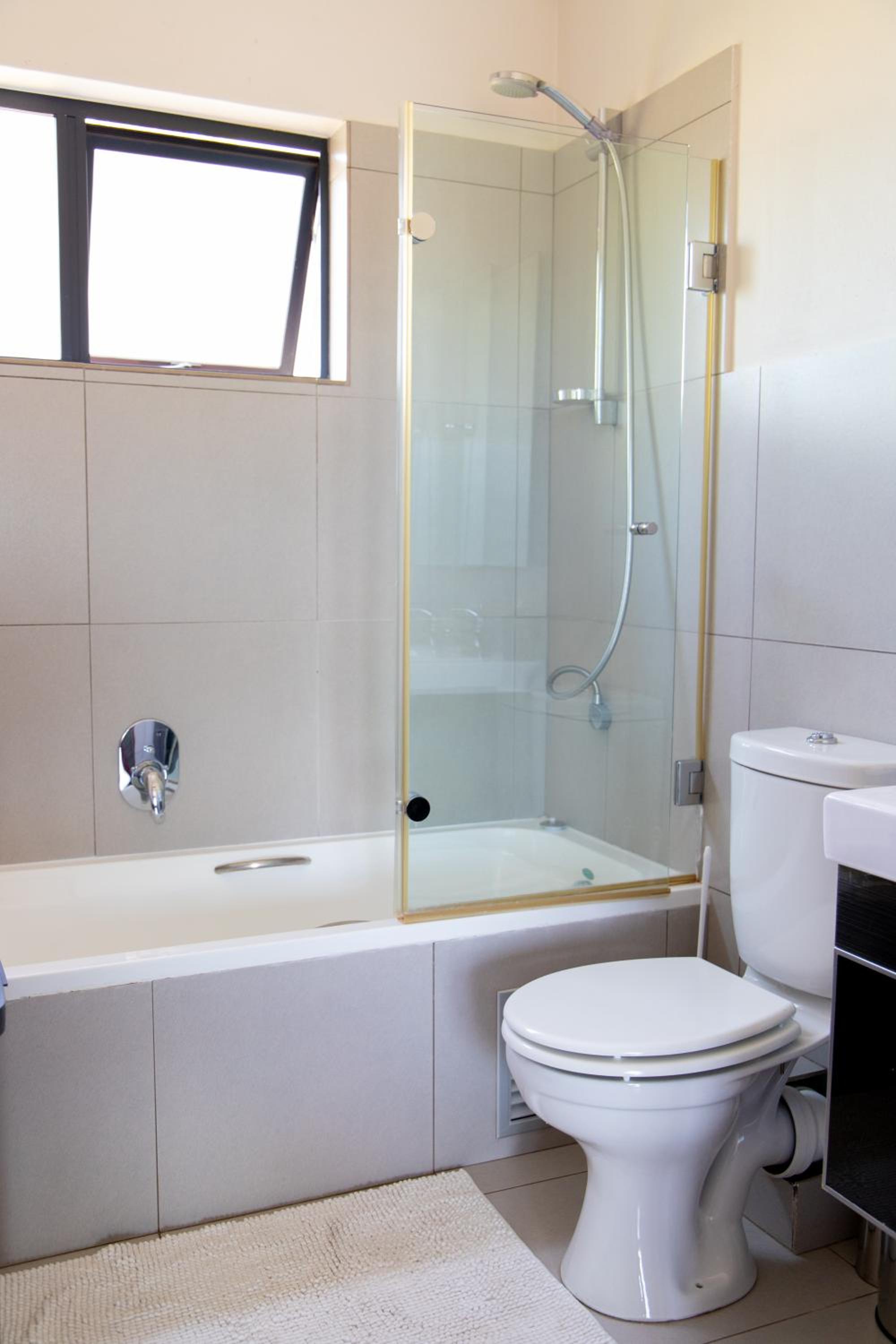 Two-Bedroom Apartment - Photo 12