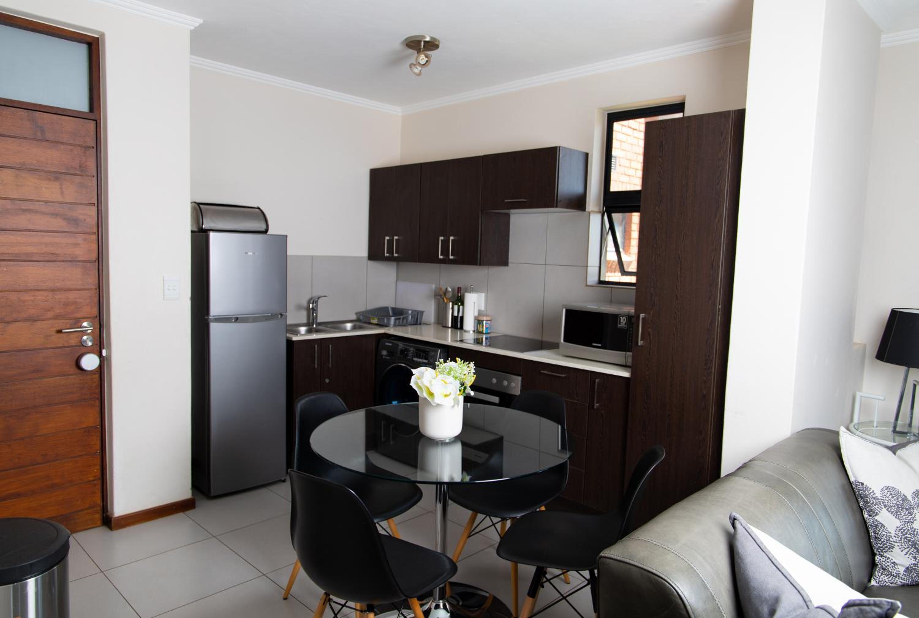Two-Bedroom Apartment - Photo 23