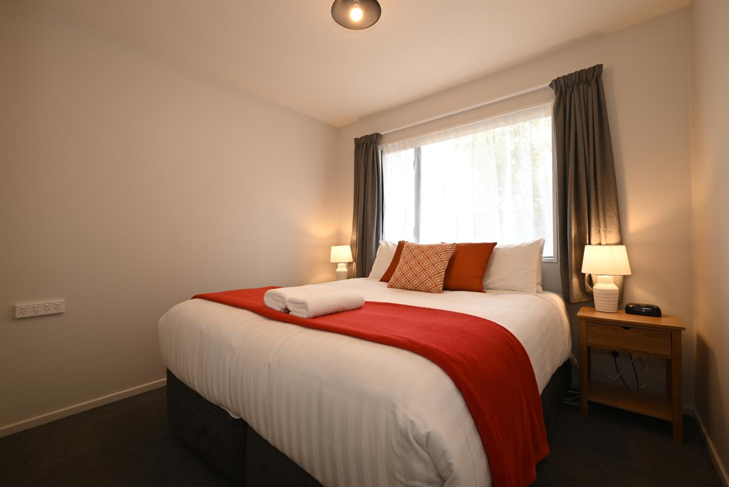 Two-Bedroom Apartment with Spa Bath