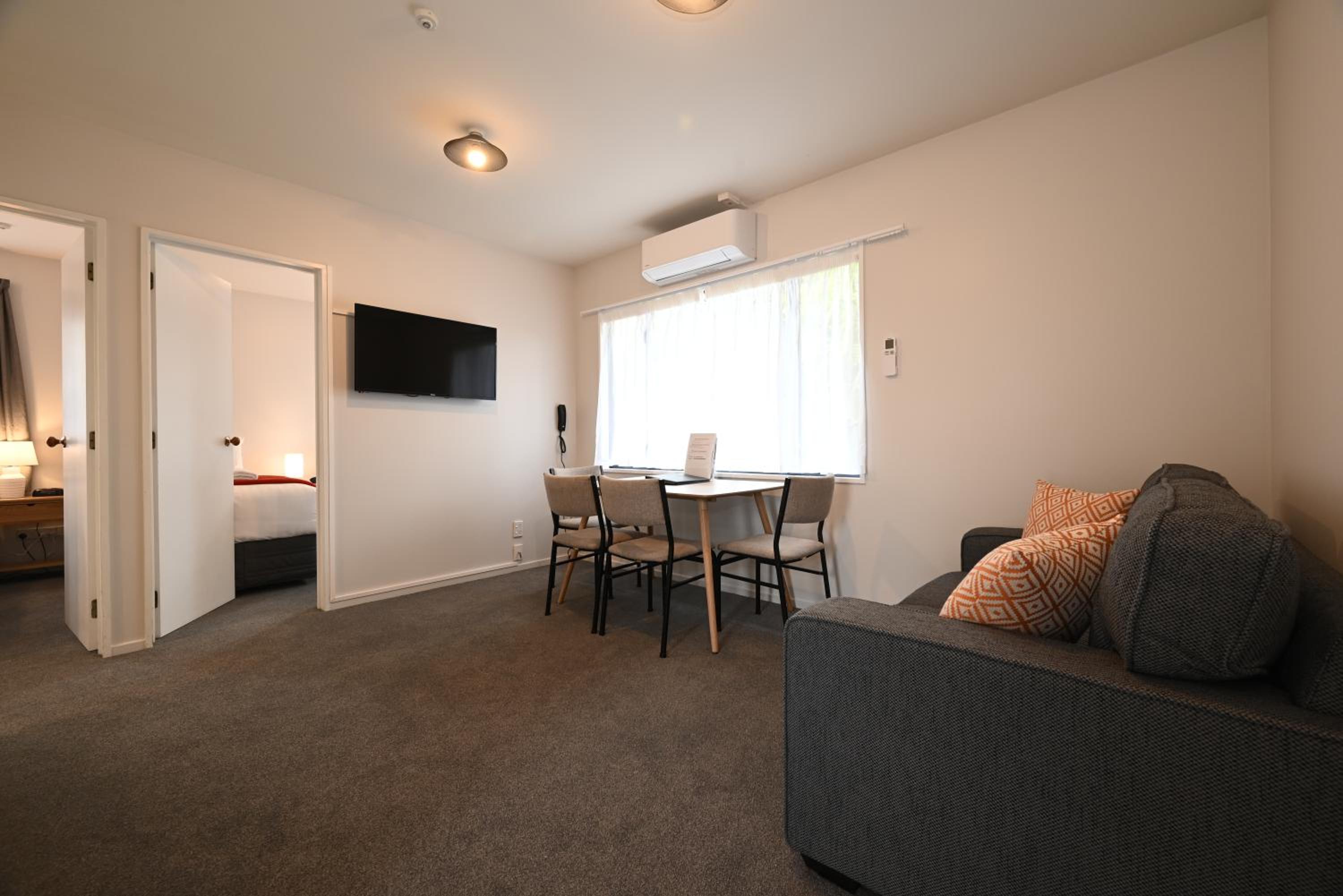 Two-Bedroom Apartment with Spa Bath