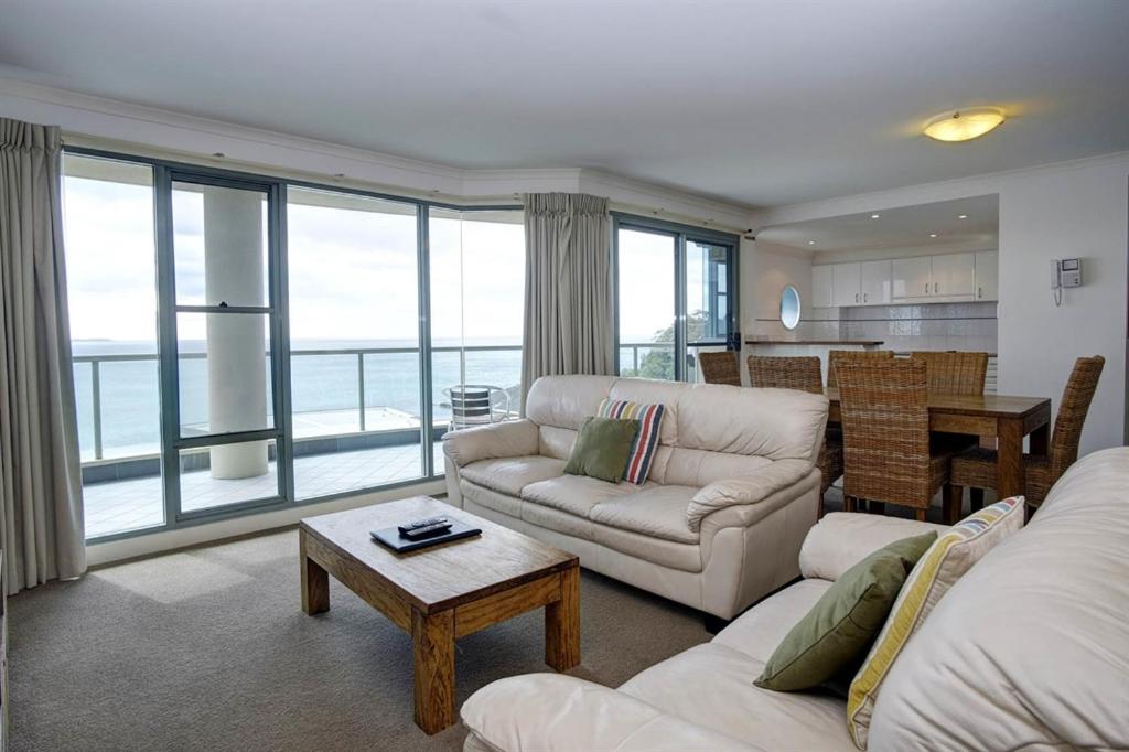 Deluxe Three-Bedroom Apartment (Floors 7-9) photo 2