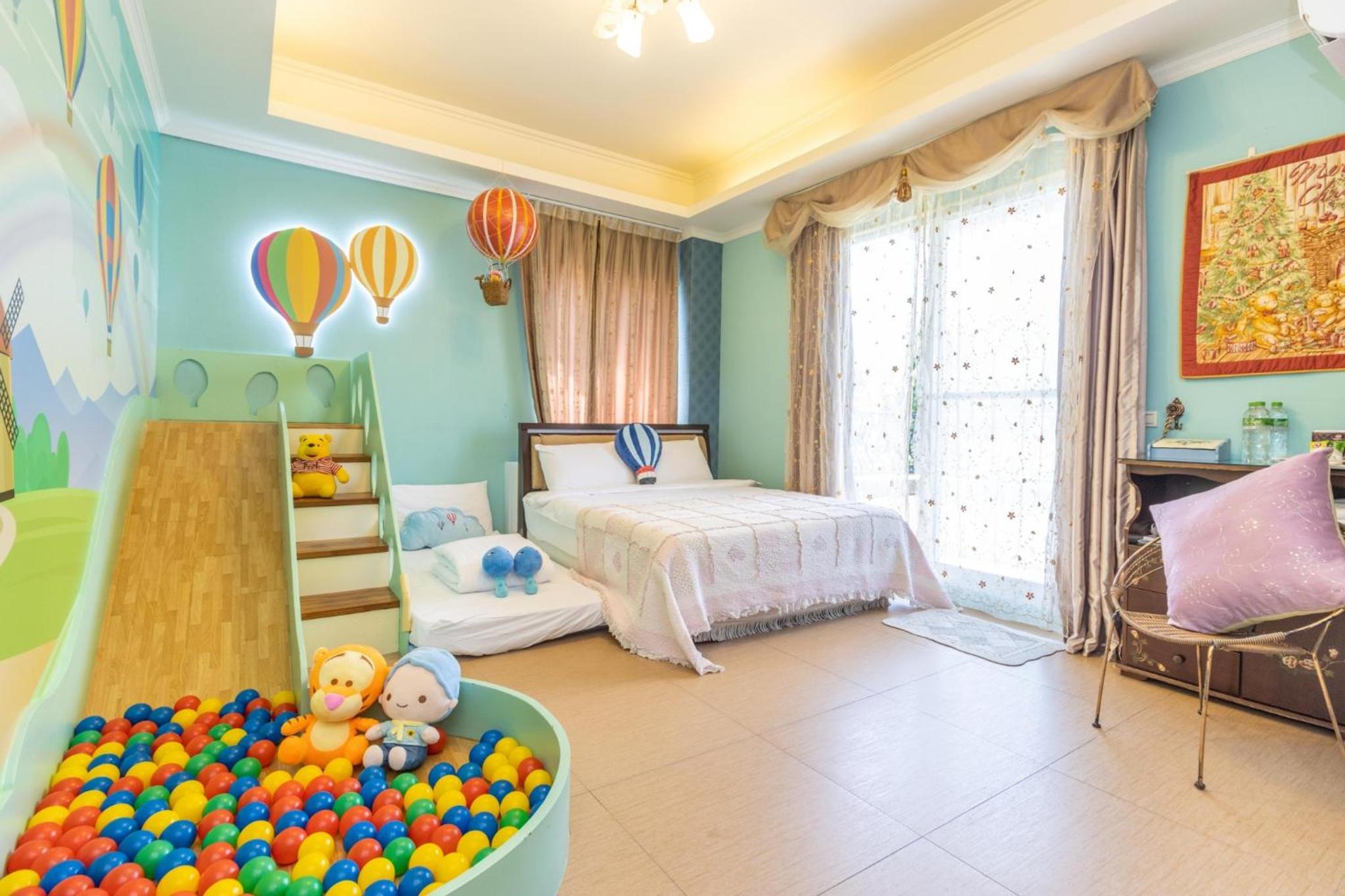 Deluxe Double Room (2 Adults + 1 Child) photo 1