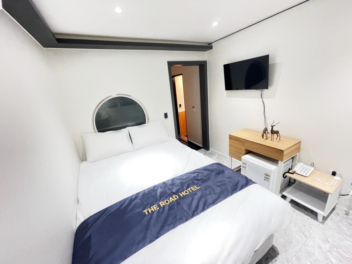 Double Room with Private Bathroom - Photo 4
