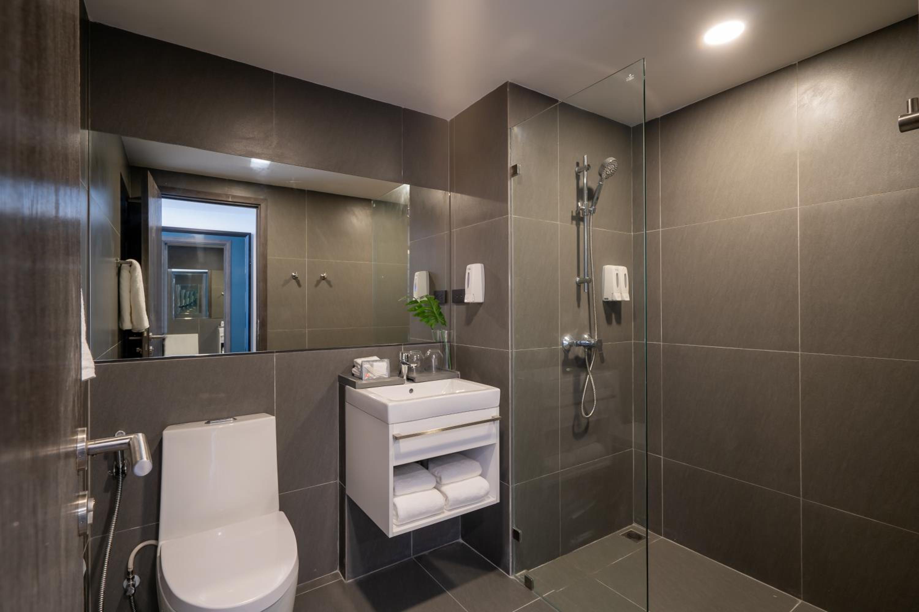 Standard Double or Twin Room - Photo 6