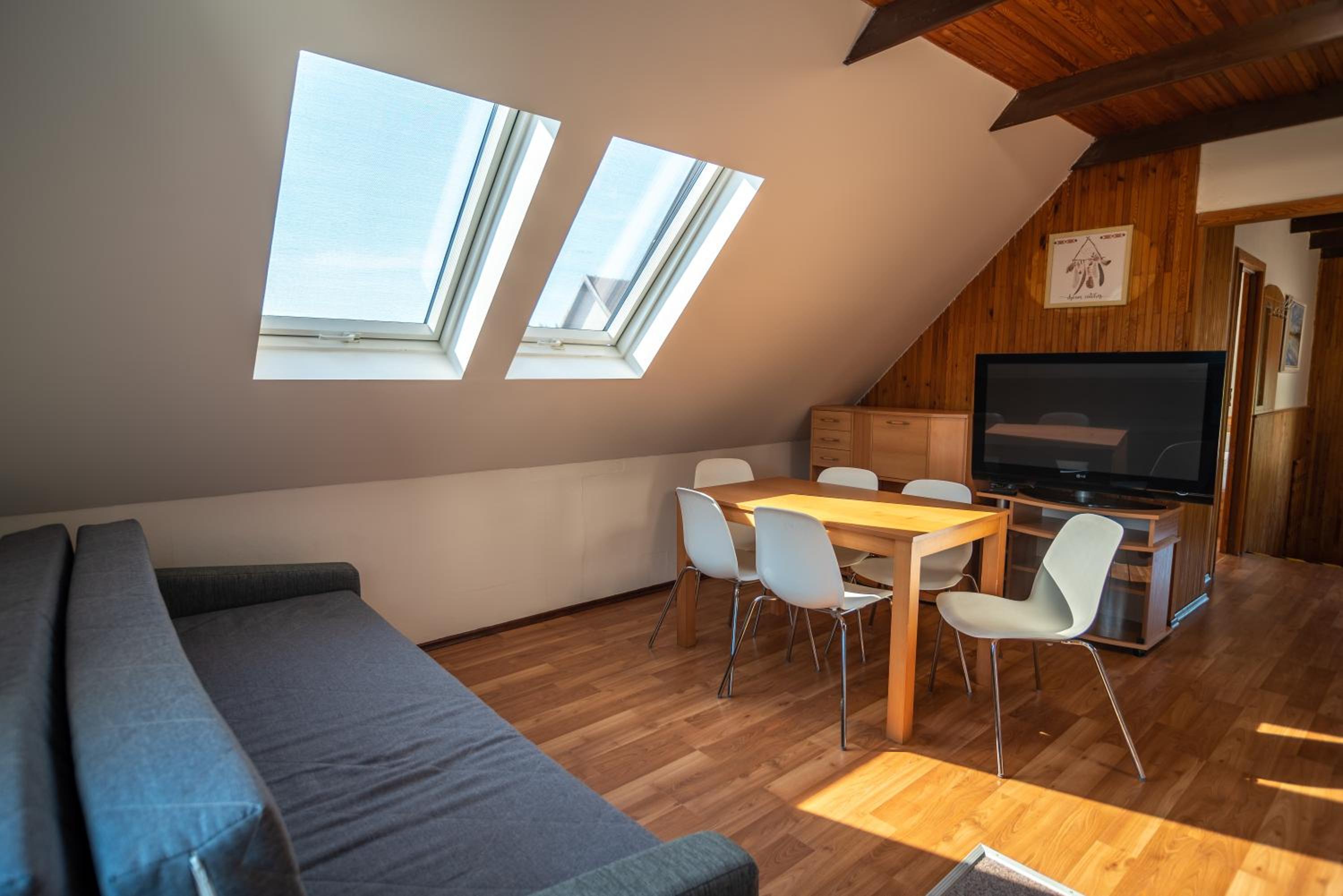 Suite - Photo 5