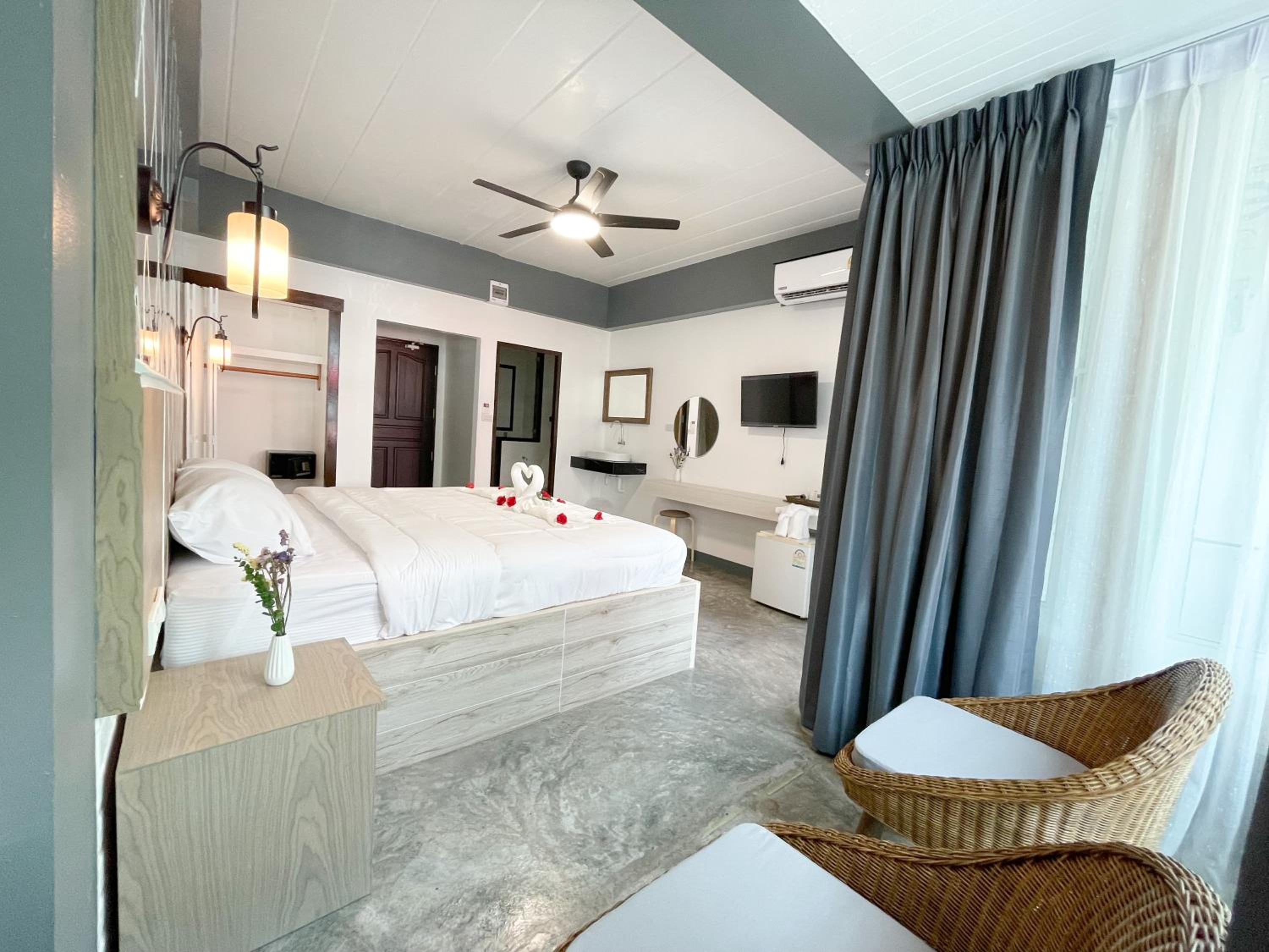 Family Double Room - Photo 7