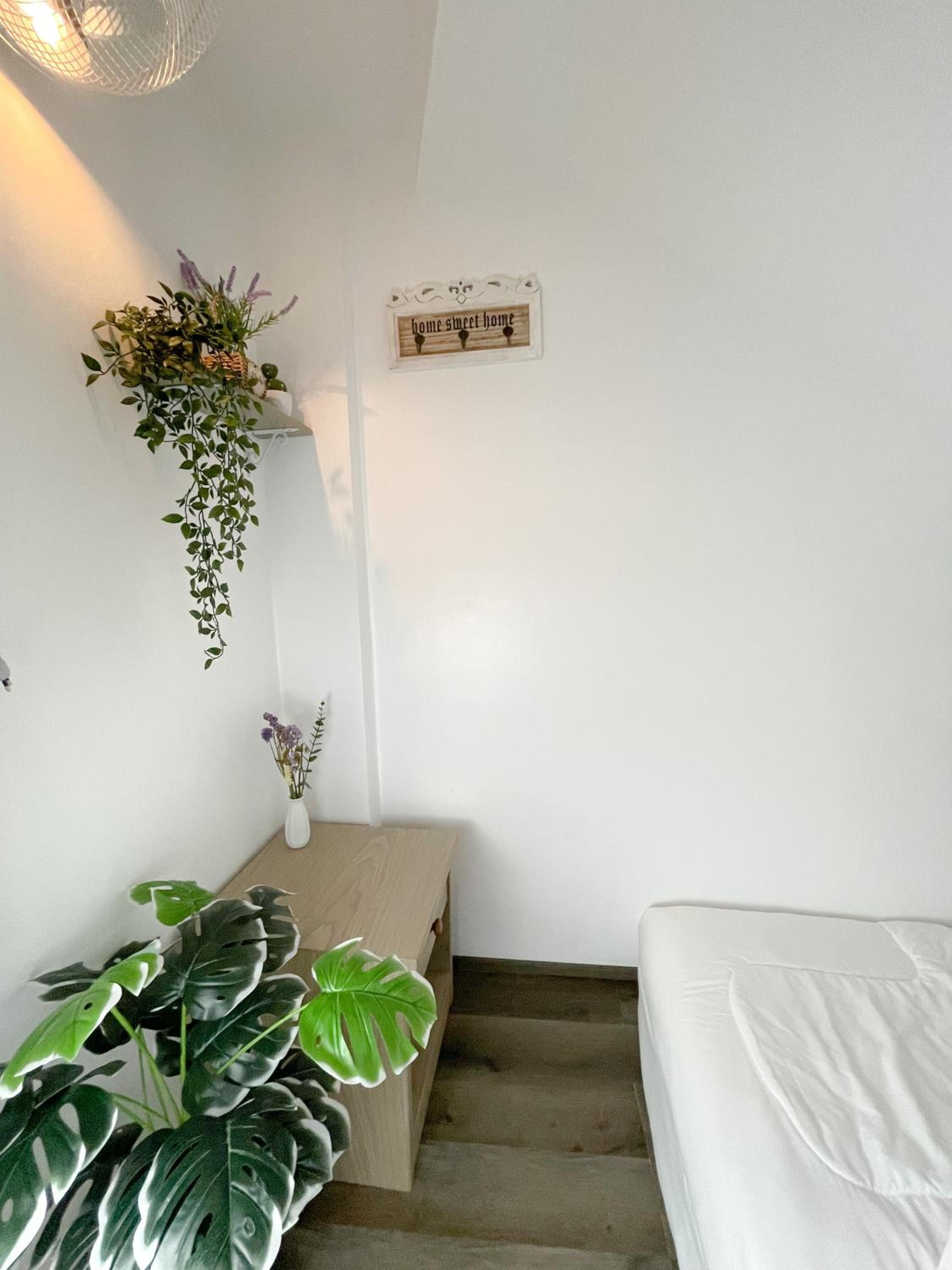 Family Double Room - Photo 9
