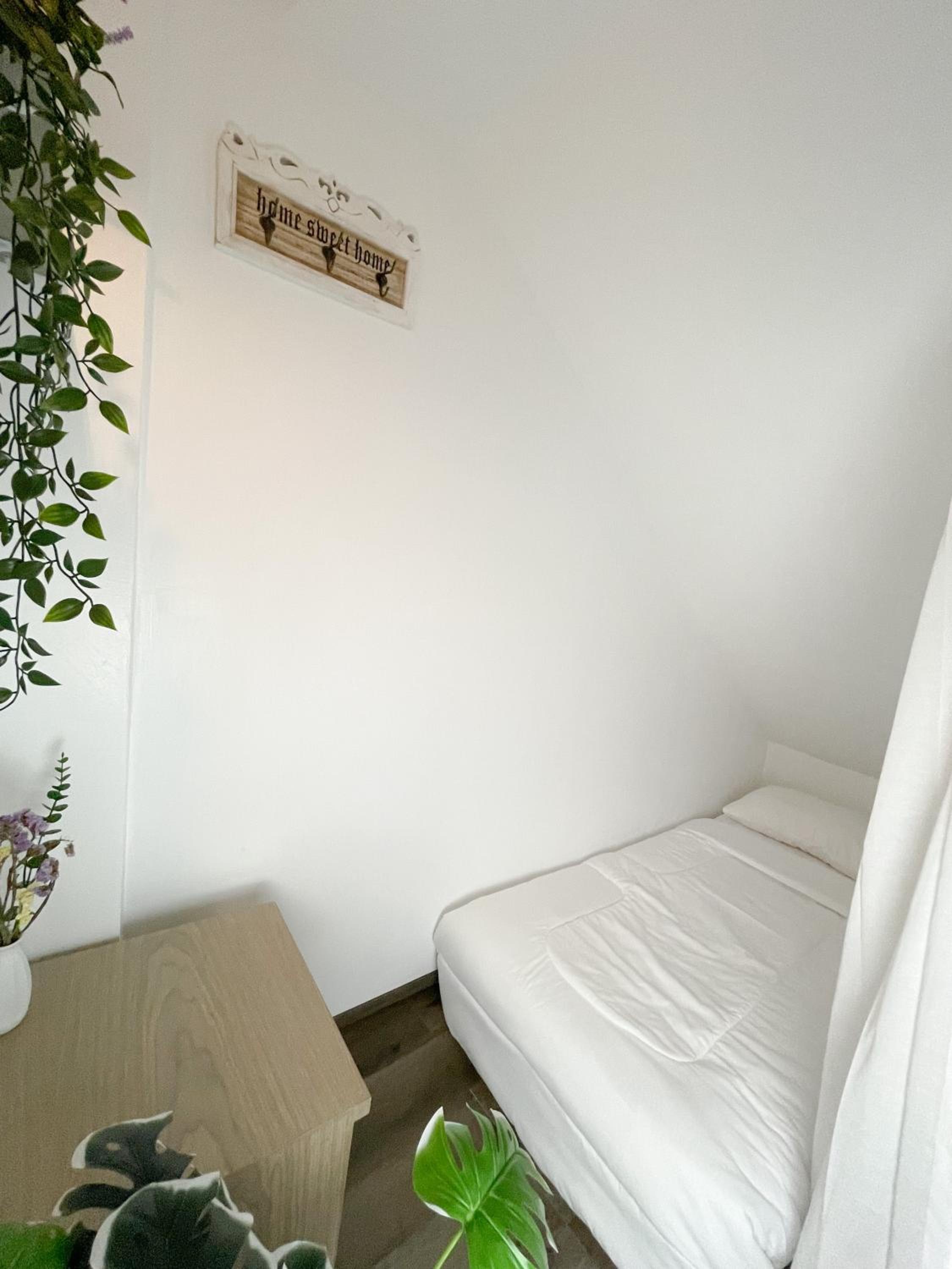 Family Double Room - Photo 10