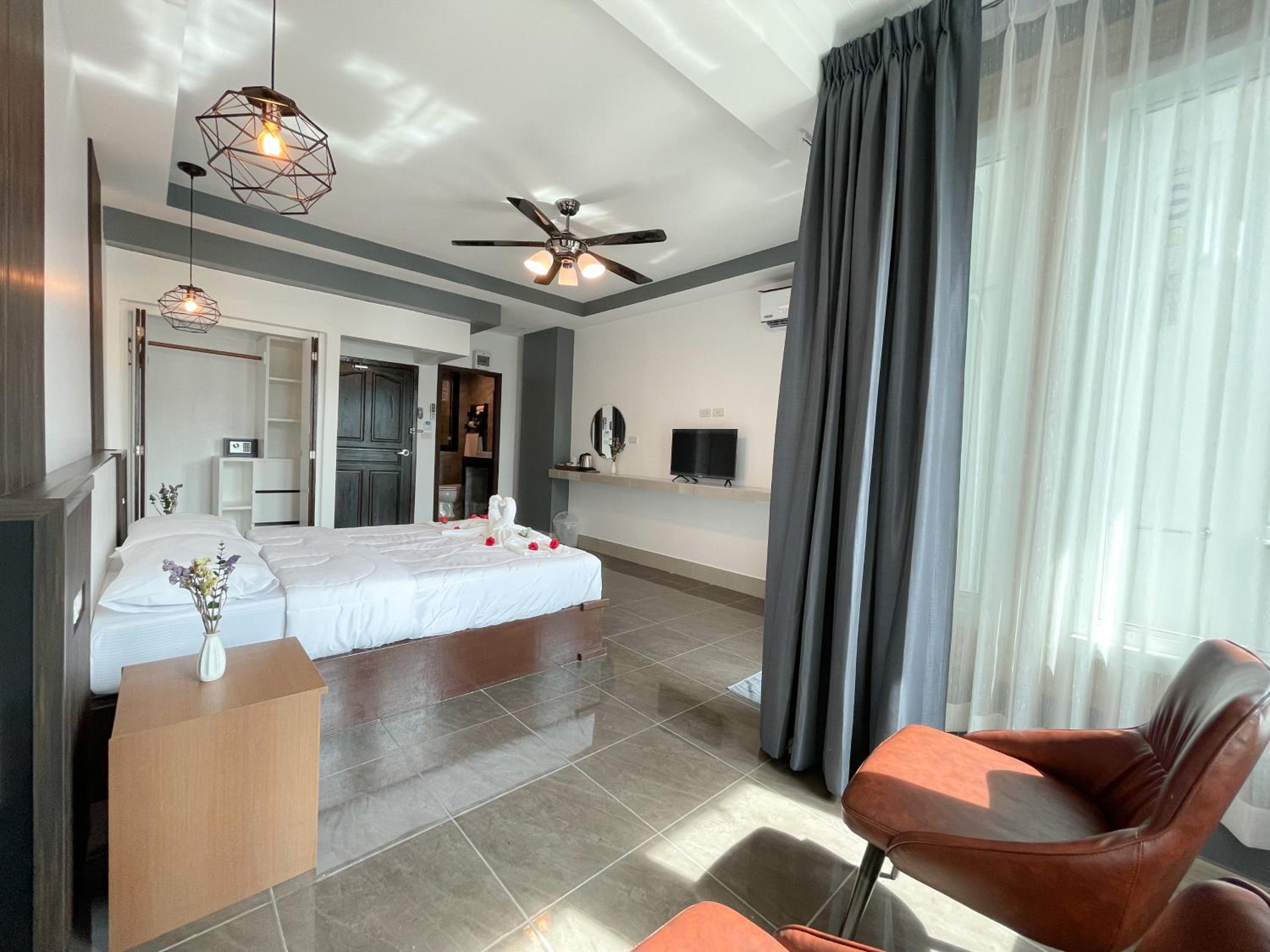 King Room with Mountain View - Photo 9