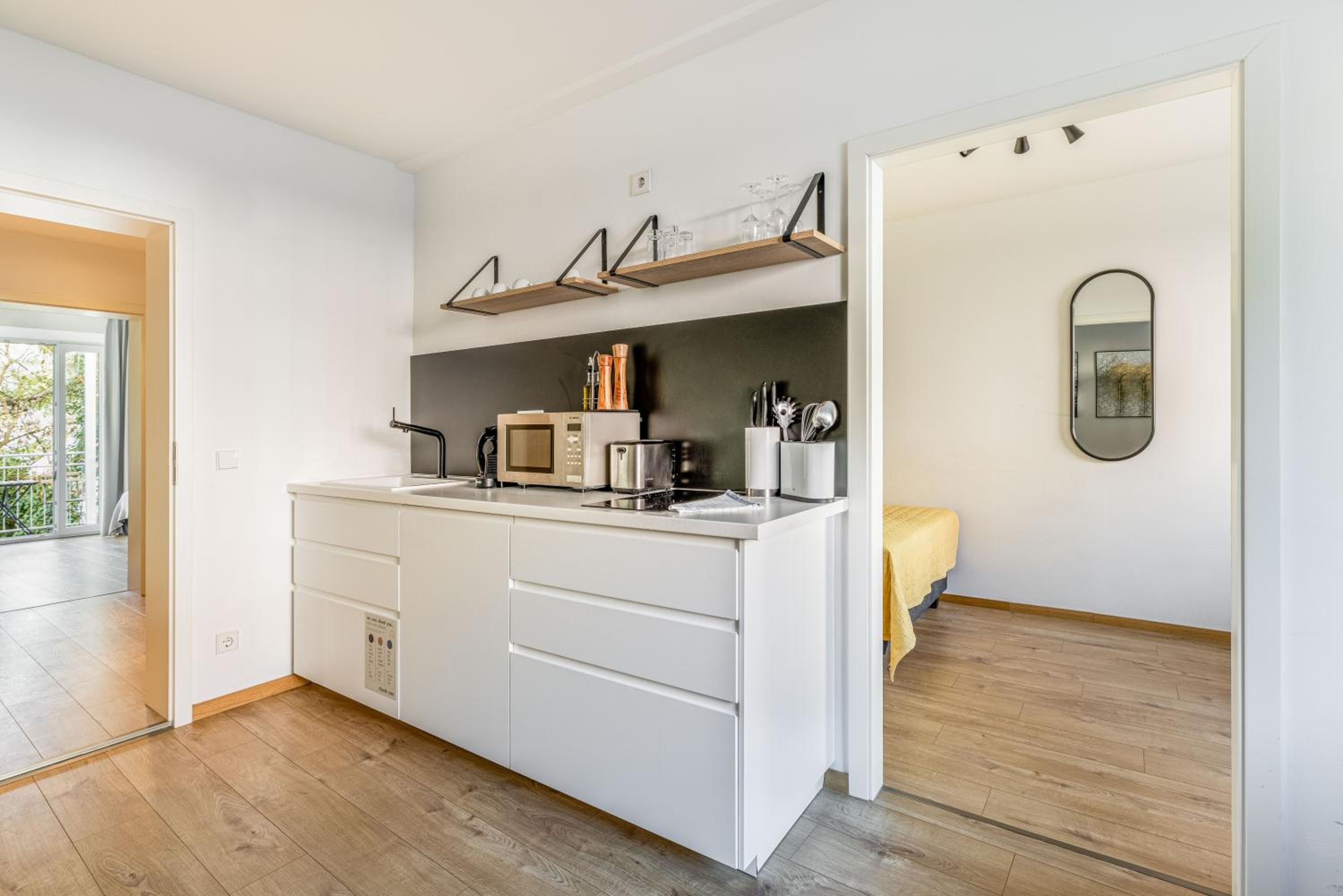Two-Bedroom Suite - Photo 4