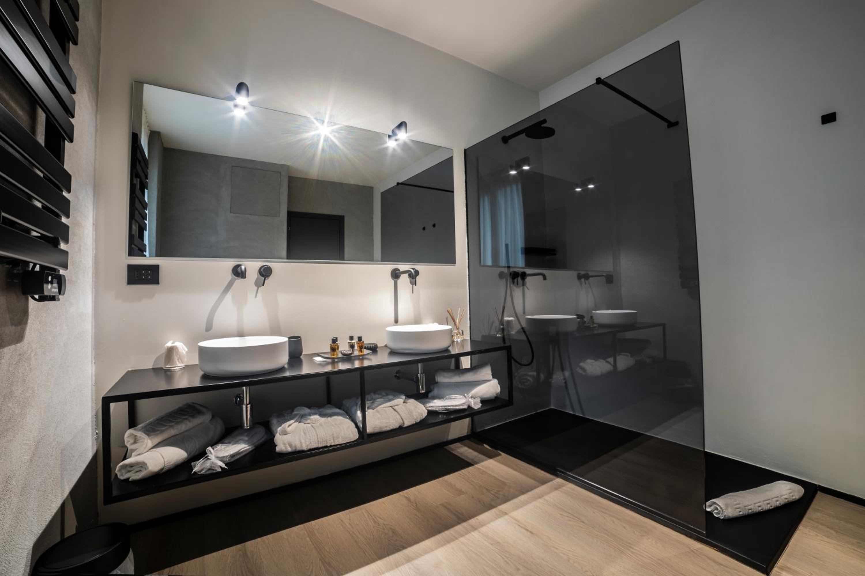 Junior Suite with Sauna - Photo 12