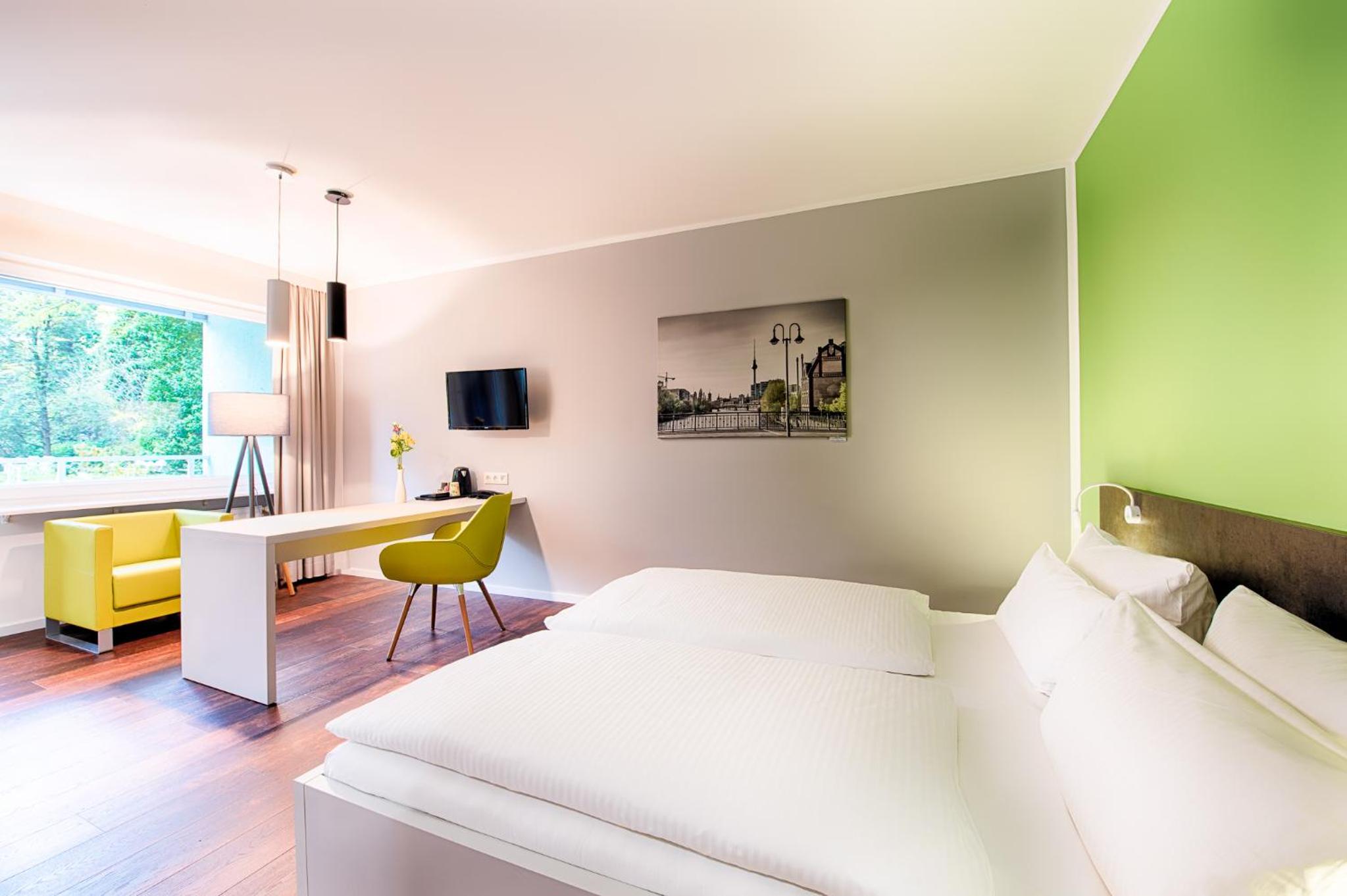 Triple Room with Garden View photo 2