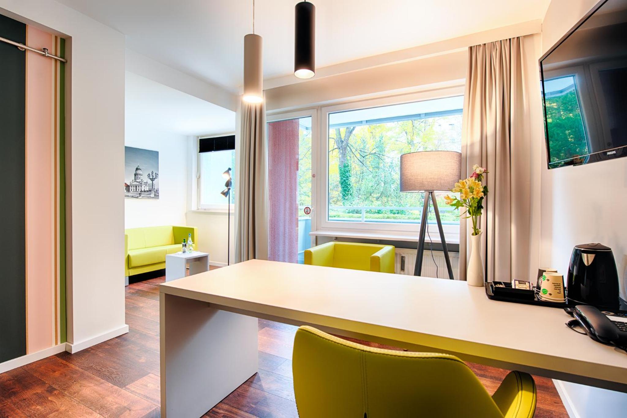 Comfort Singleroom with Balcony towards the Garden photo 1