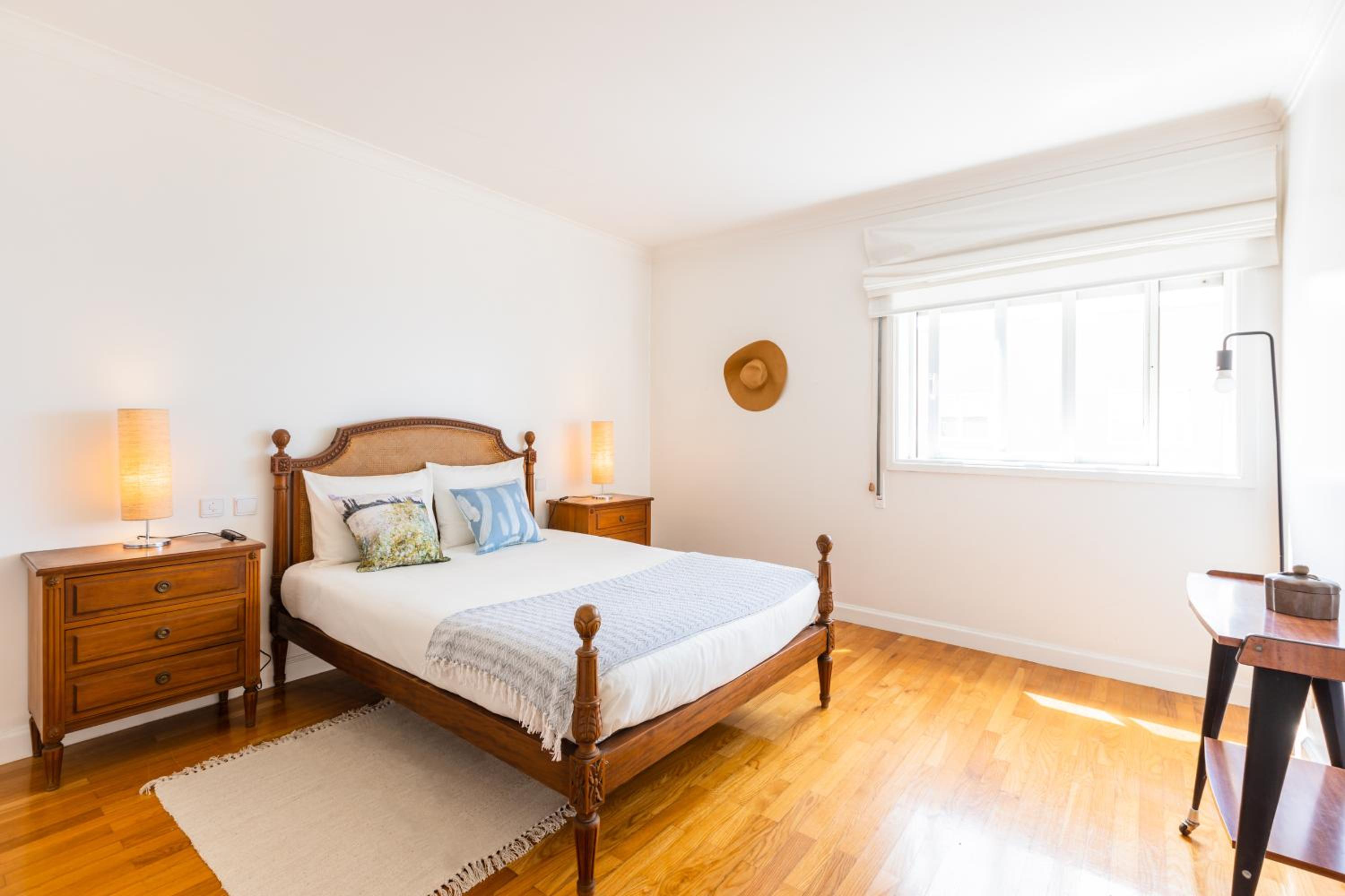 Three-Bedroom Apartment with Balcony photo 1