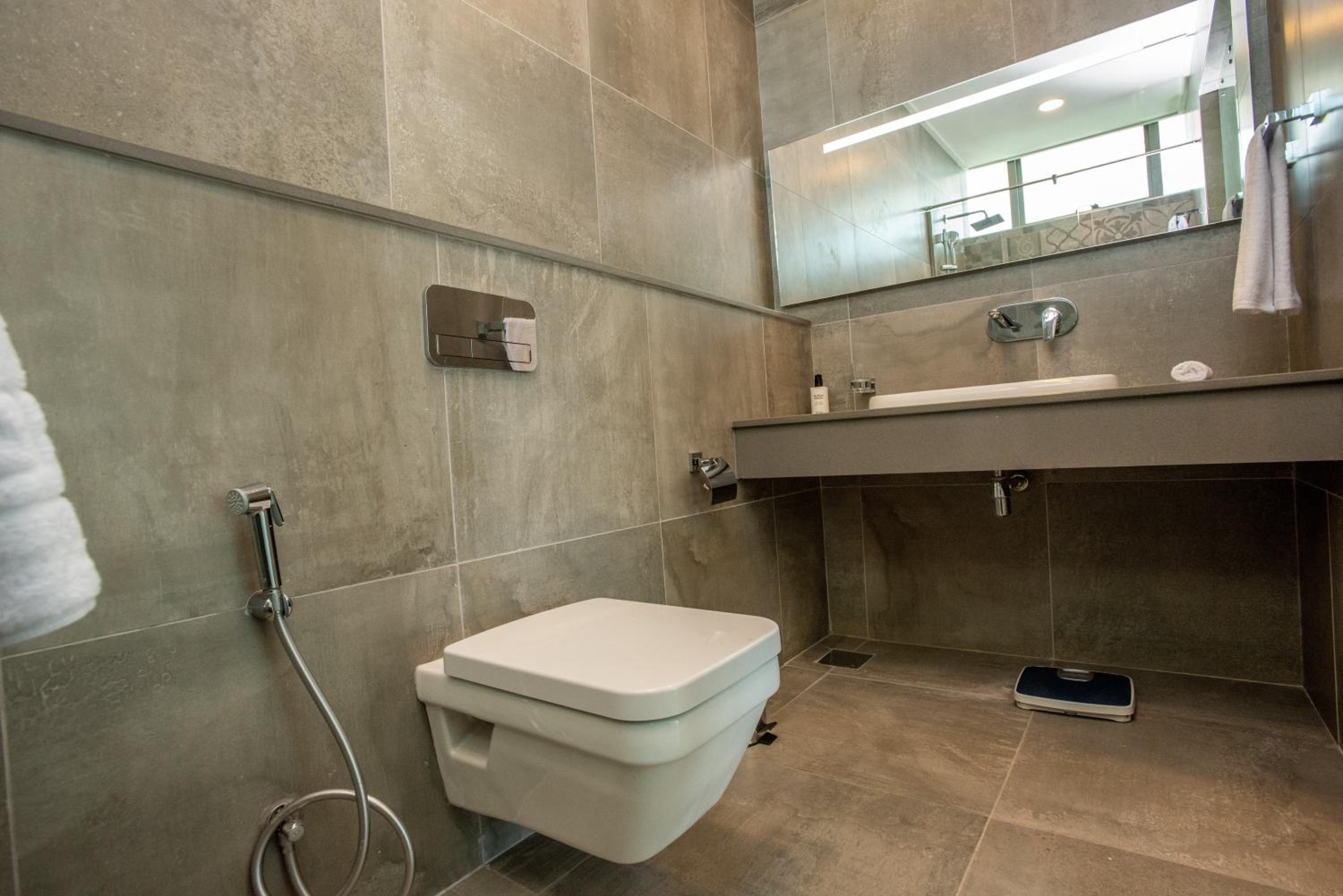 Three Bedroom Executive Suite thumbnail 5