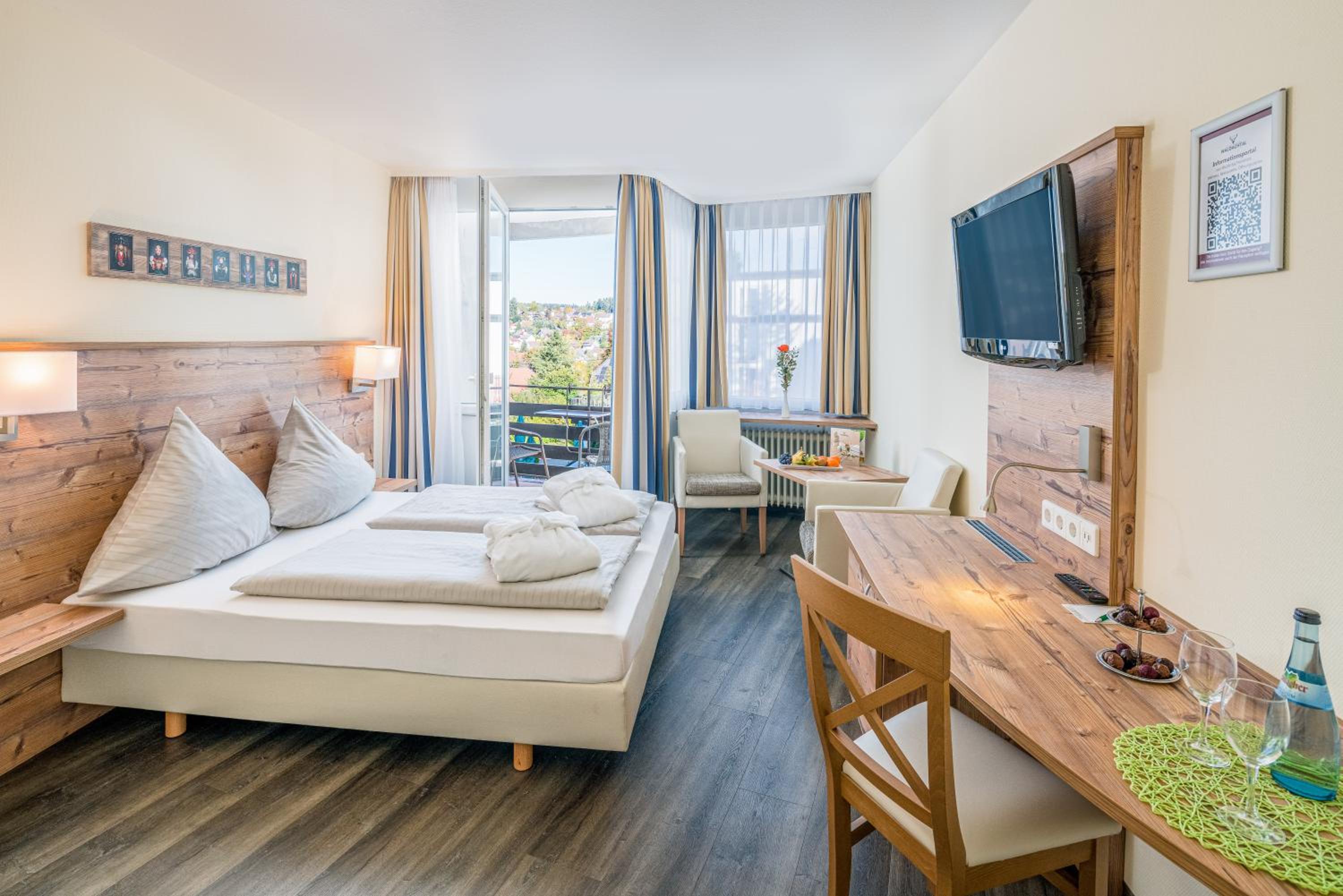 Double Room with Balcony - Photo 1