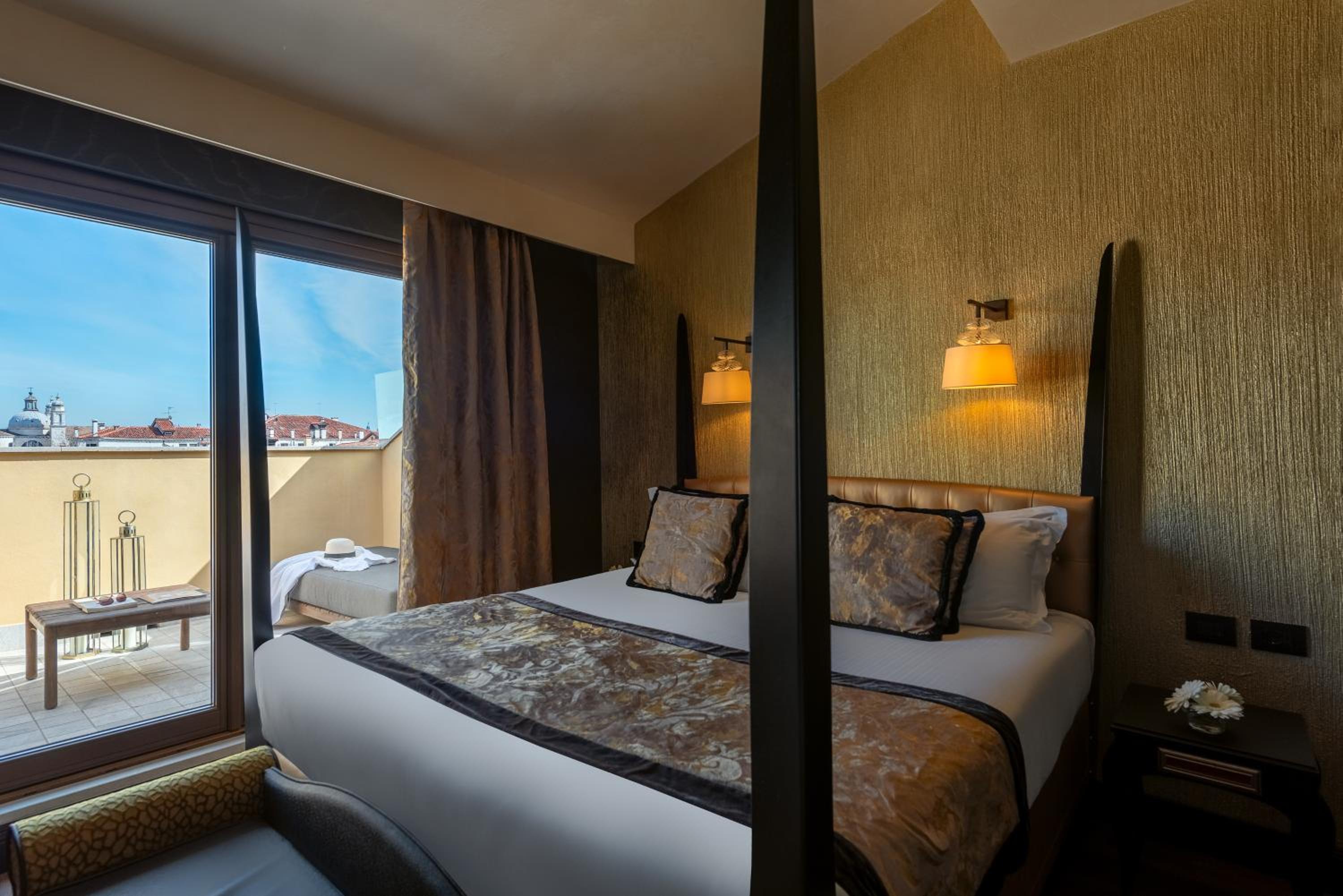 Panoramic Suite with Outdoor Jacuzzi