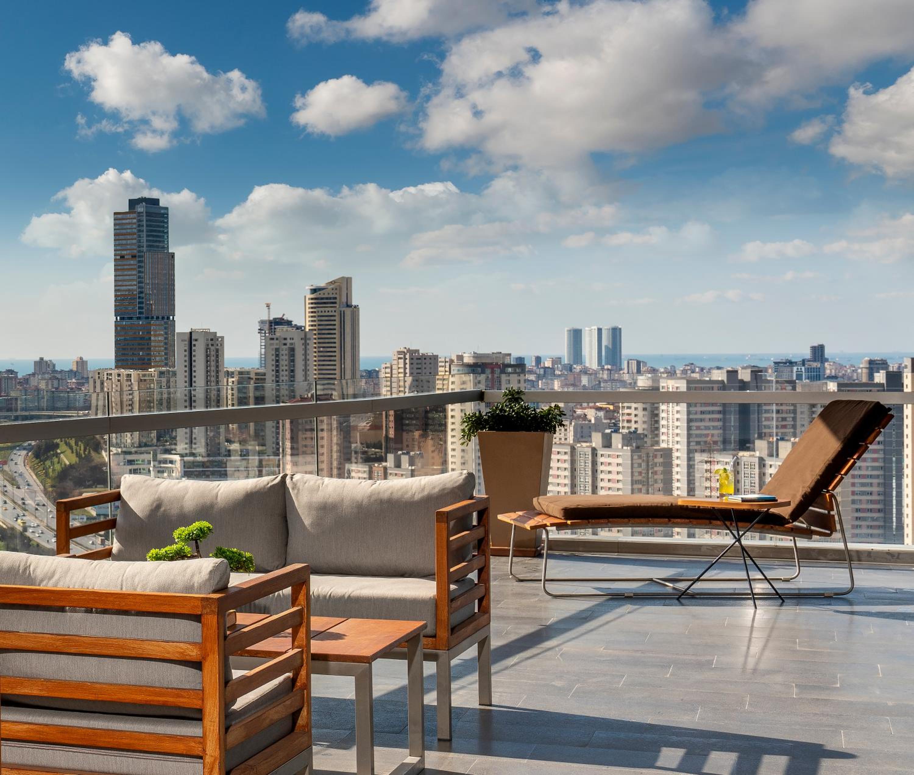 Presidential Suite with Terrace and City View photo 3