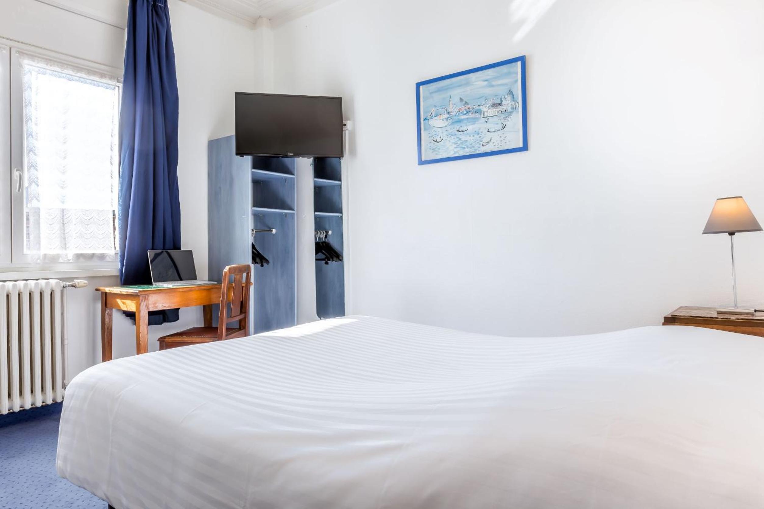 Standard Double Room photo 3