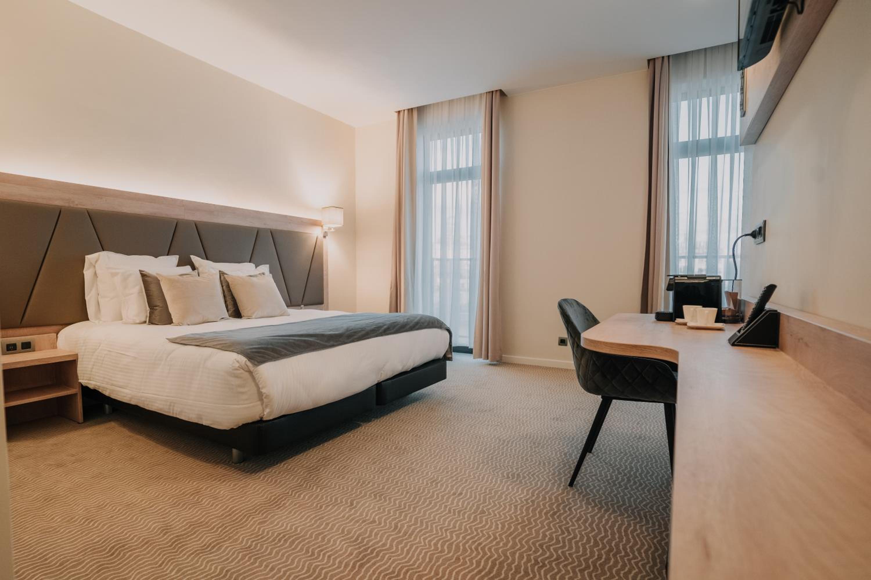 Superior Double Room - Photo 2