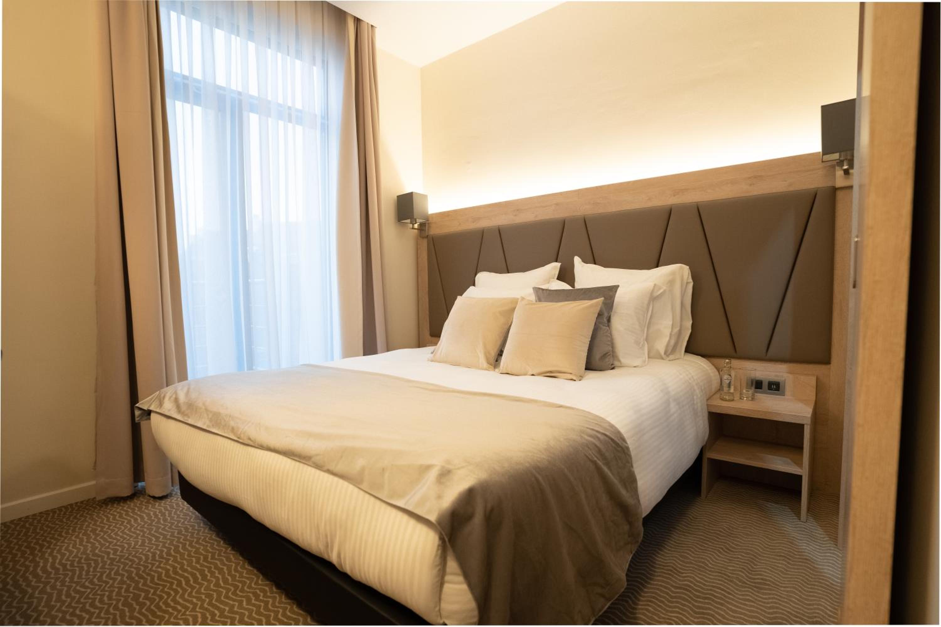 Standard Double Room - Photo 4