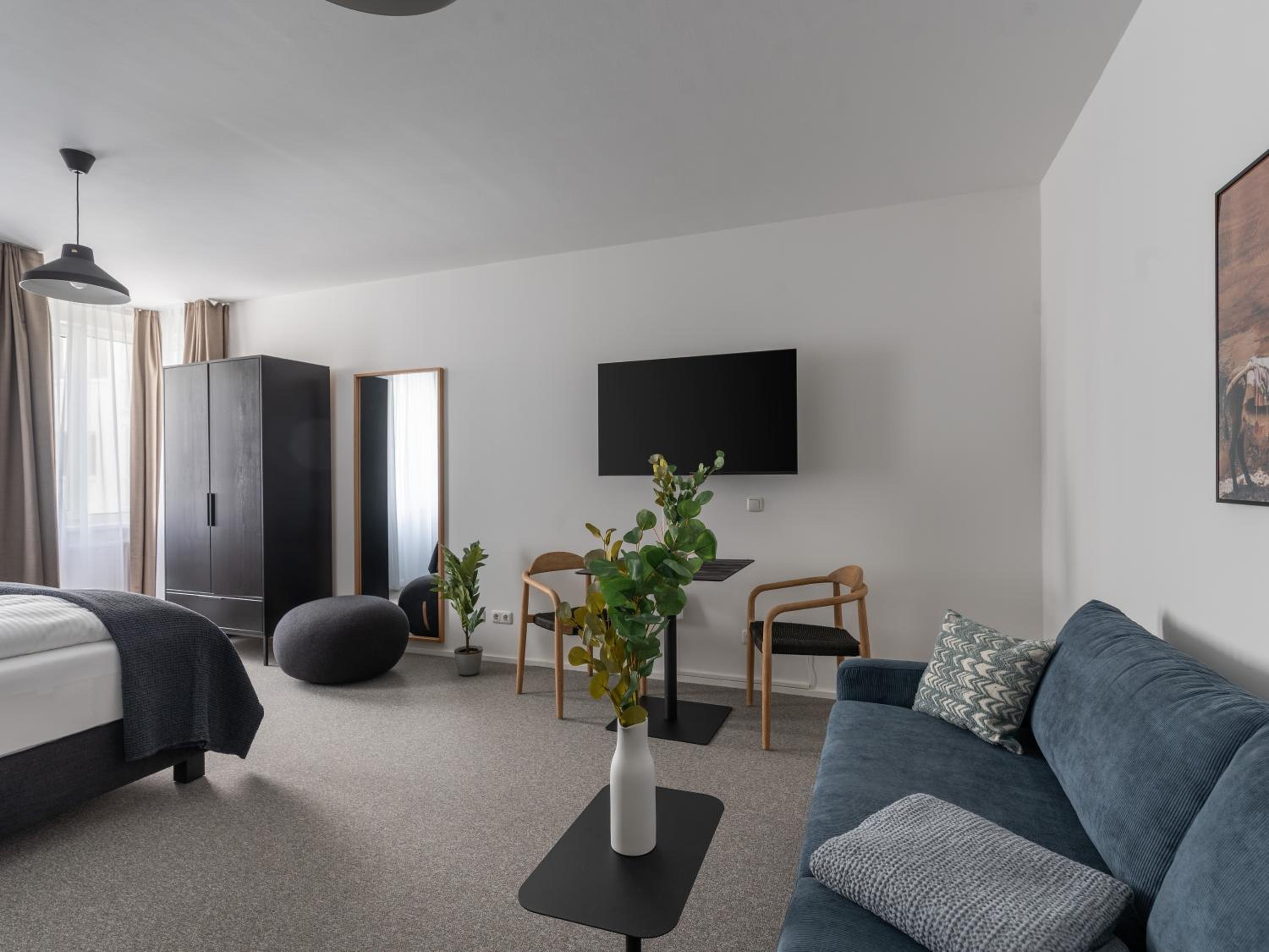 Suite XL with seating area - Photo 10