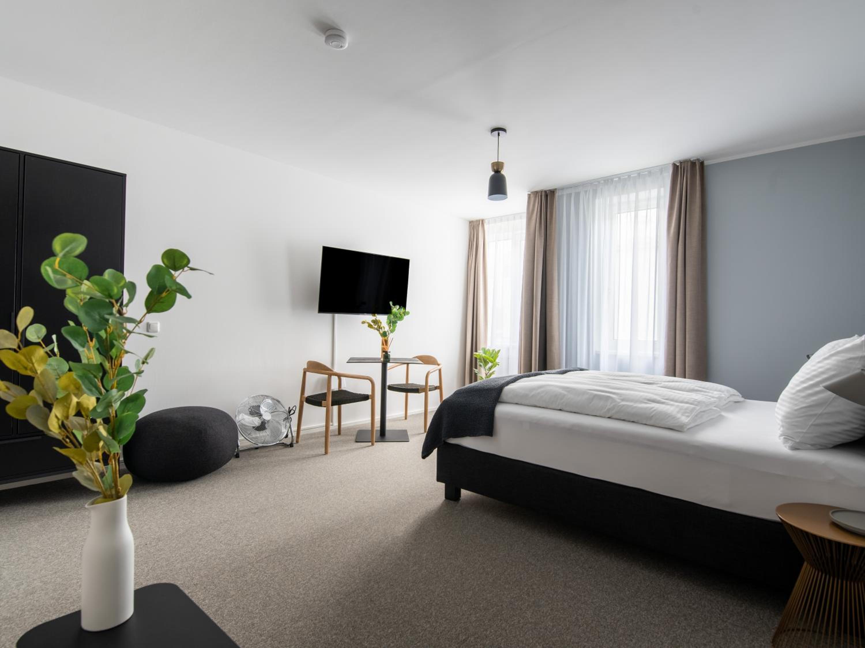 Suite XL with seating area - Photo 17
